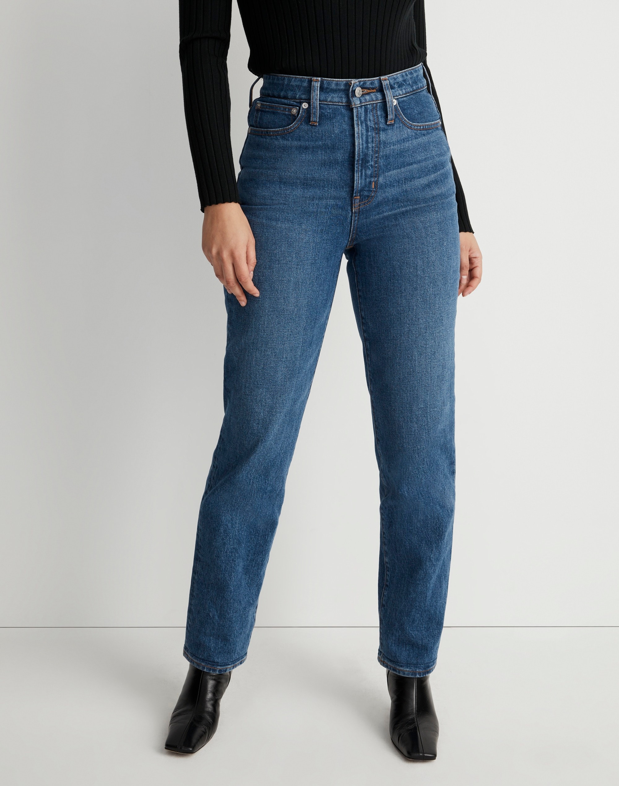 The Curvy Perfect Vintage Straight Jean in Mayfield Wash