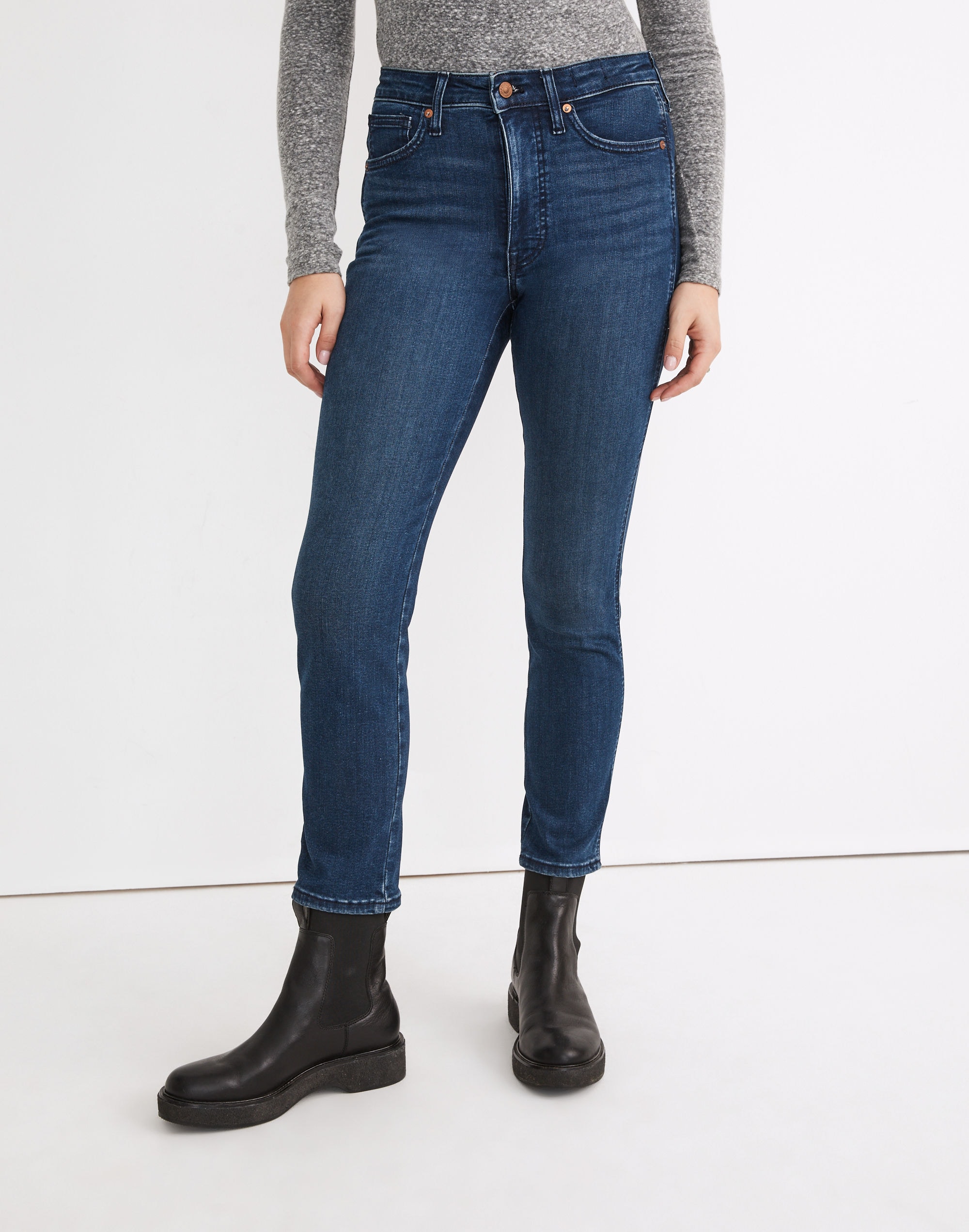 Petite Curvy Stovepipe Jeans in Dahill Wash