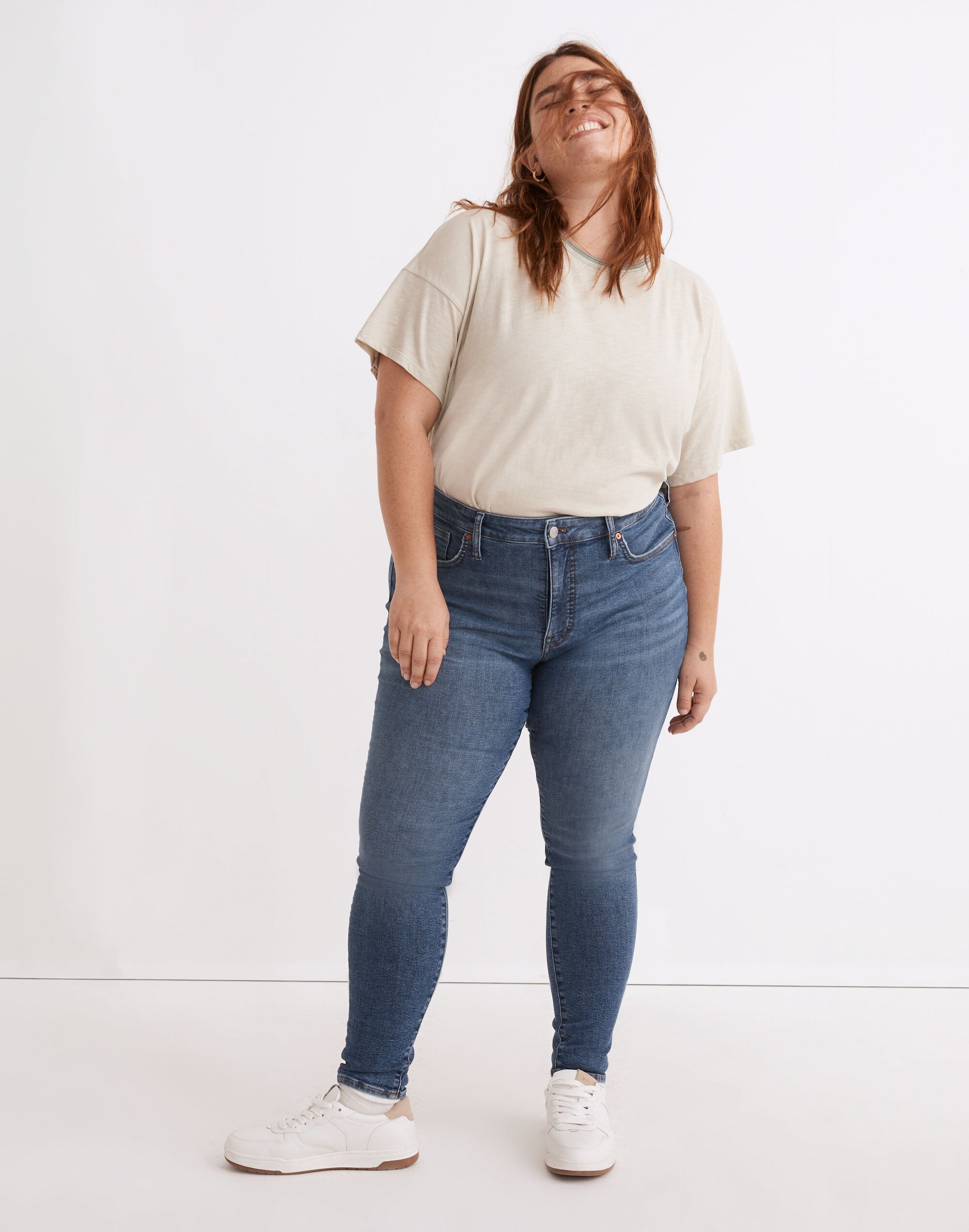 Plus 9" Mid-Rise Skinny Jeans in Heathfield Wash