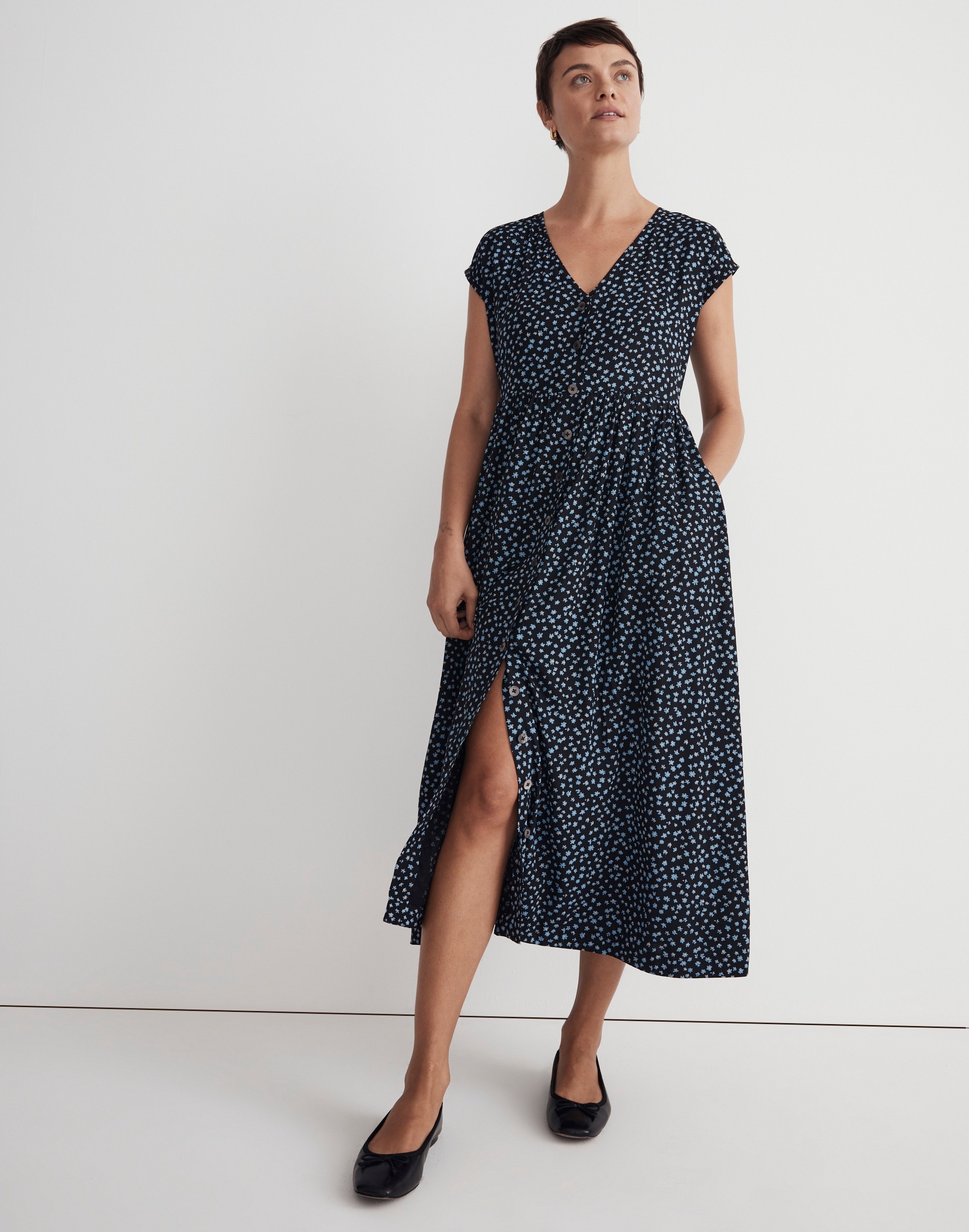 Button-Front Midi Dress in Campden Daisies