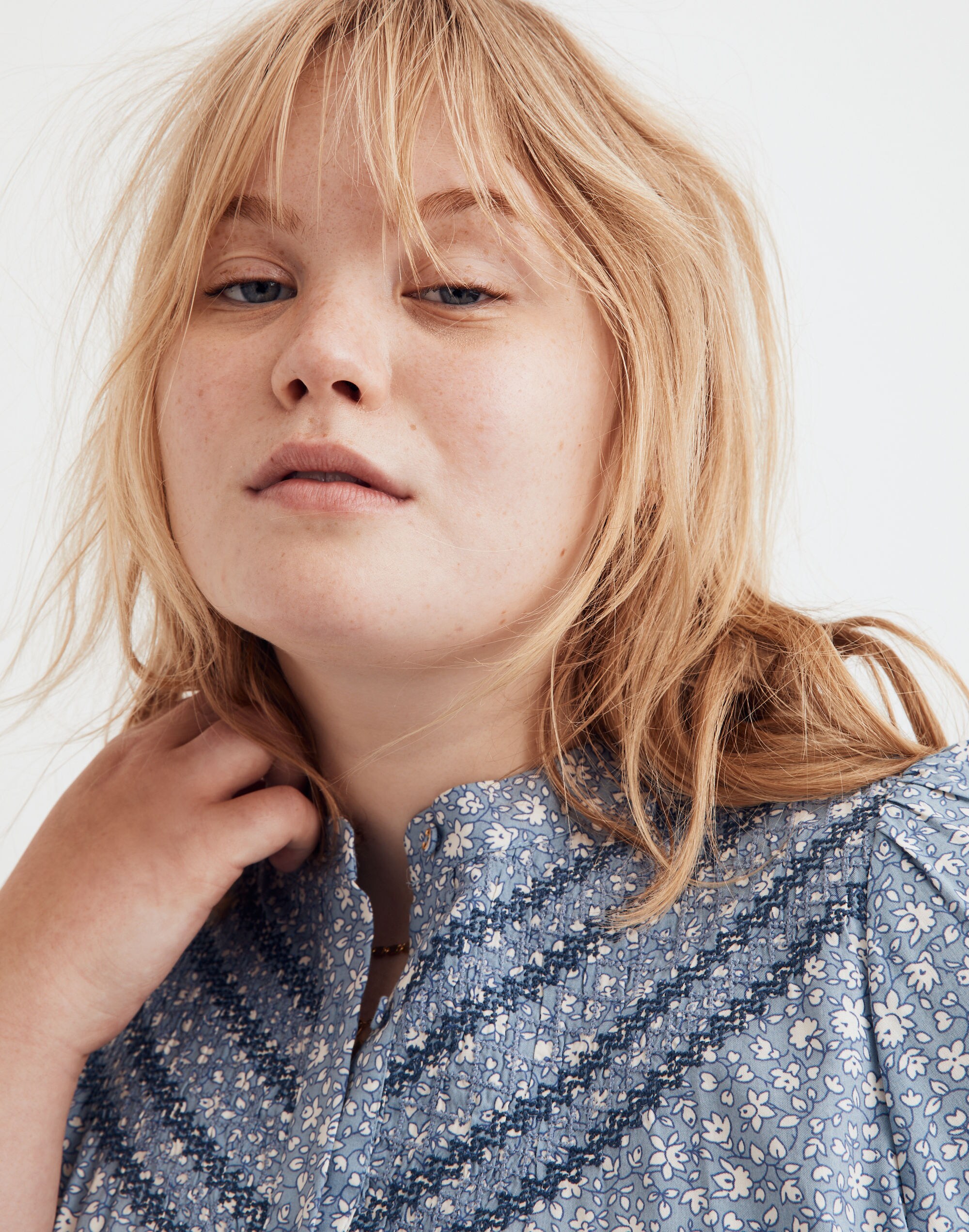 Plus Embroidered Puff-Sleeve Midi Dress in Cottage Carden