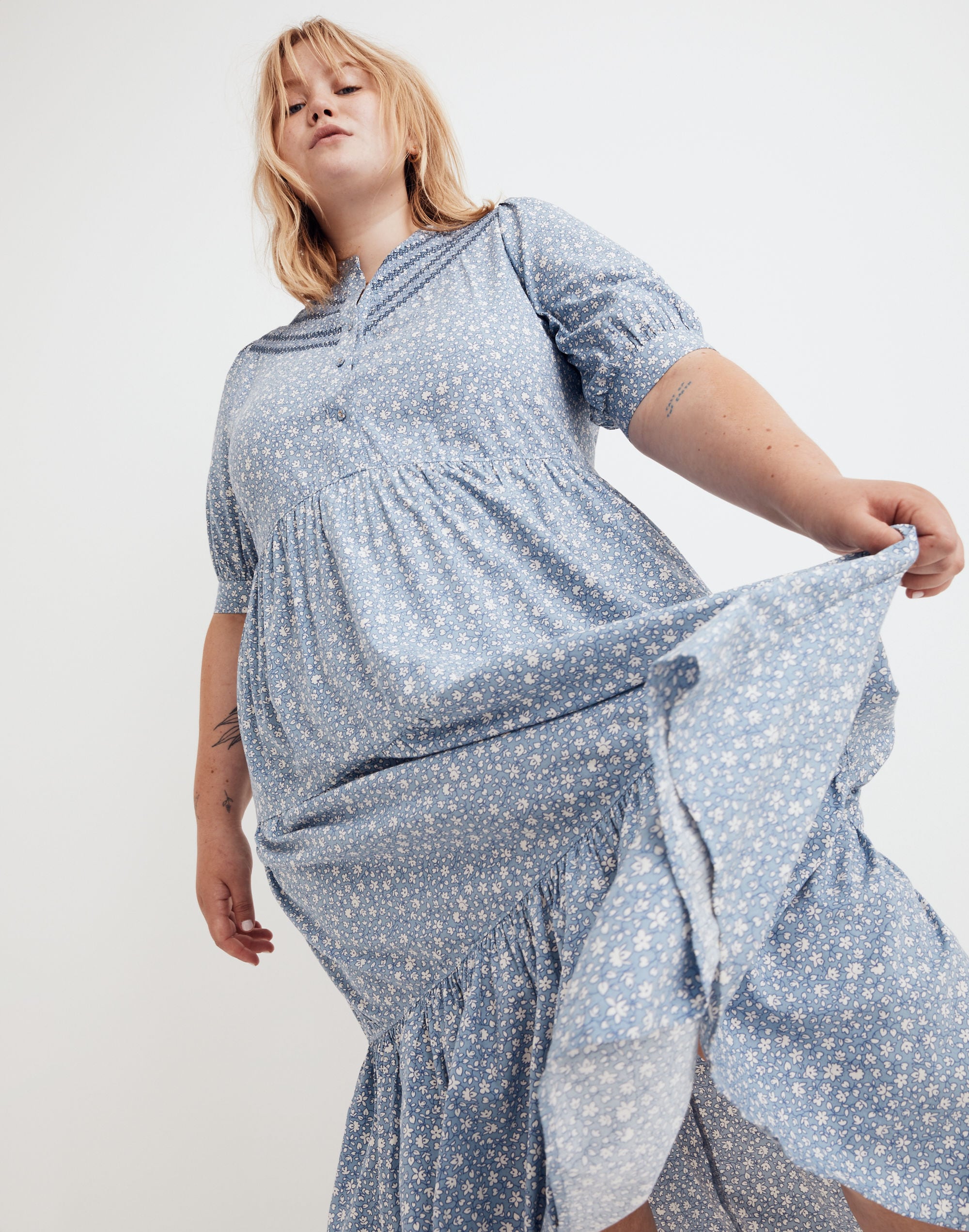 Plus Embroidered Puff-Sleeve Midi Dress in Cottage Carden