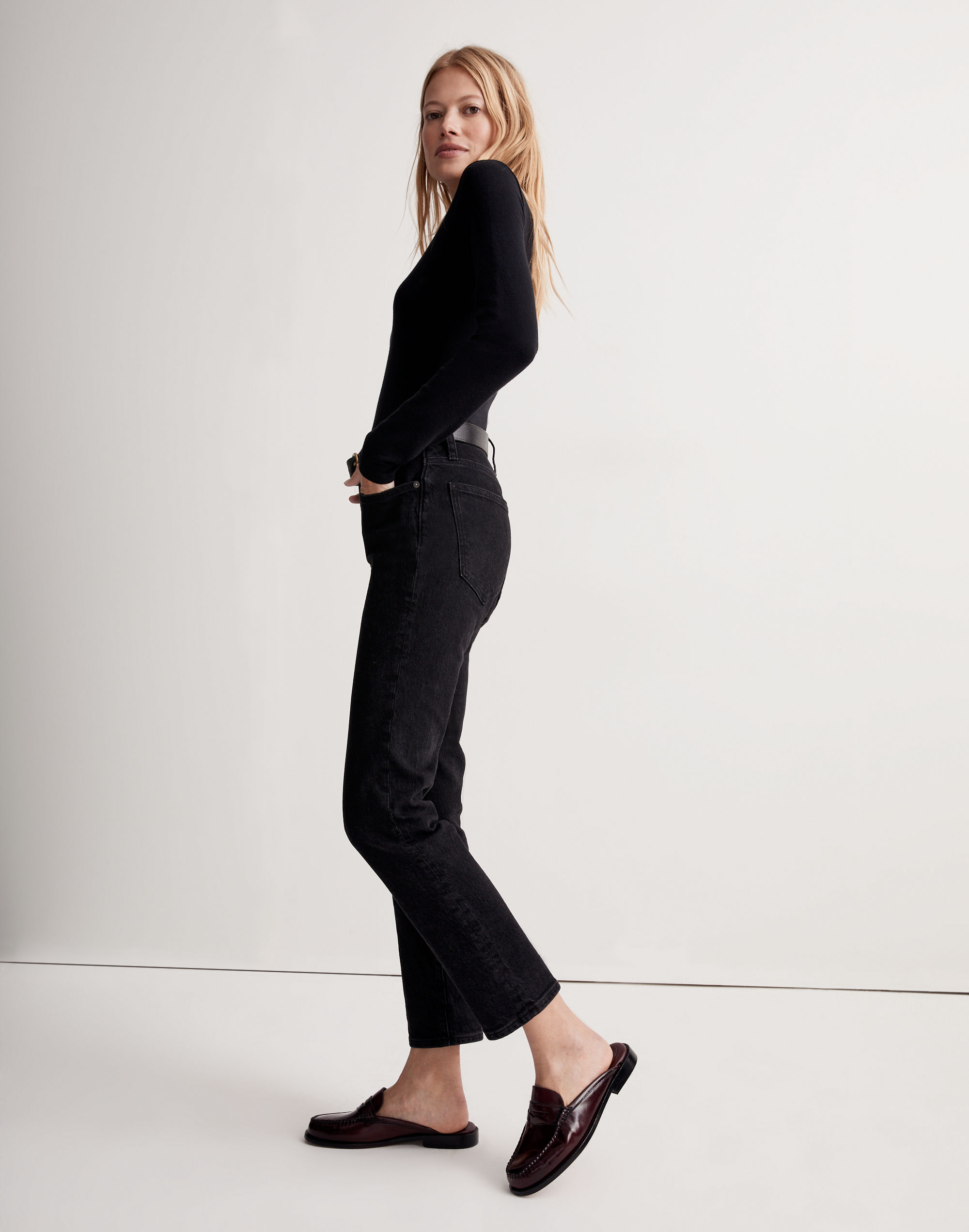The Mid-Rise Perfect Vintage Jean in Clean Black Wash