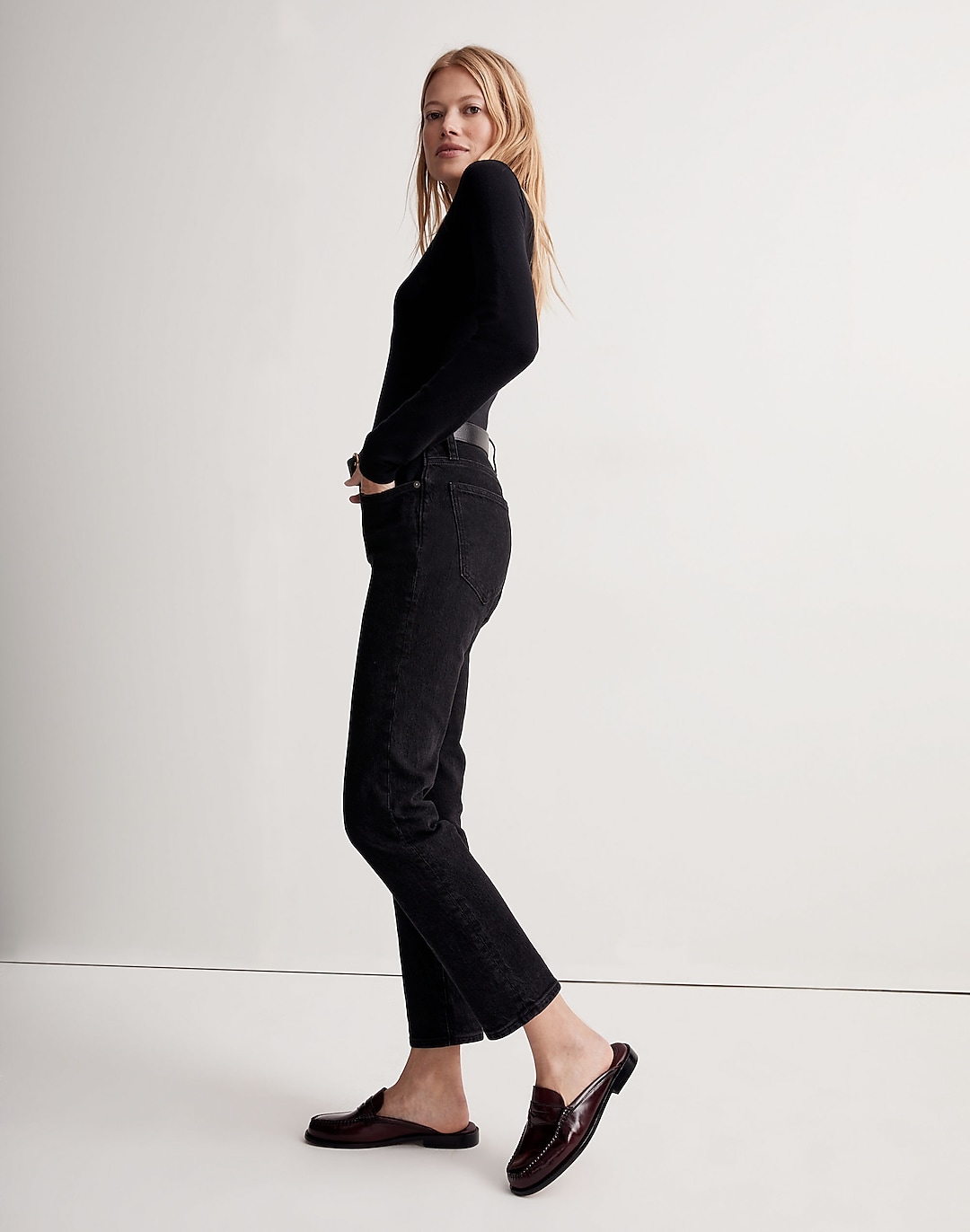 The Mid-Rise Perfect Vintage Jeans in Clean Black Wash
