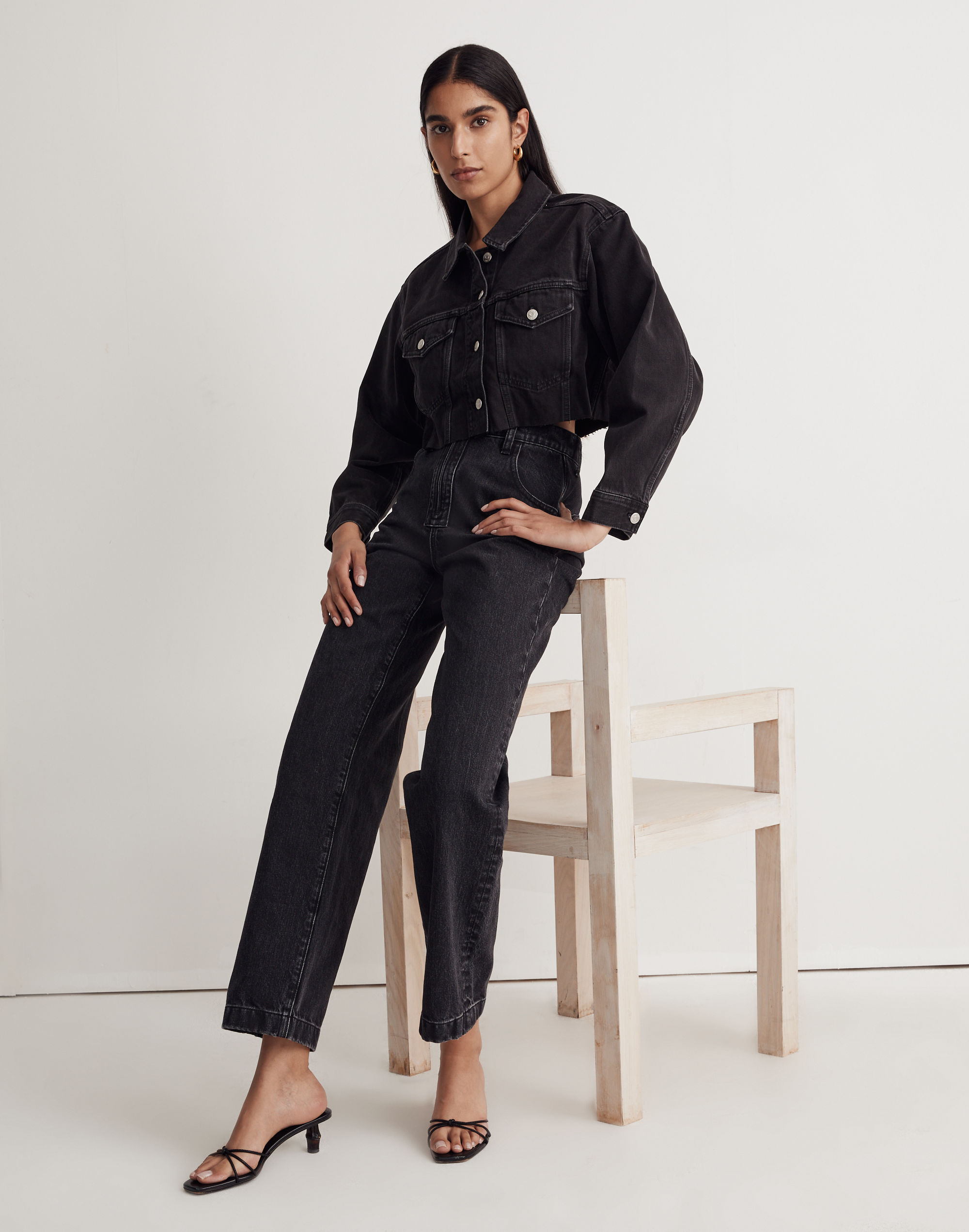 The Perfect Vintage Wide-Leg Jean in Black Worn Wash: Exposed-Zip