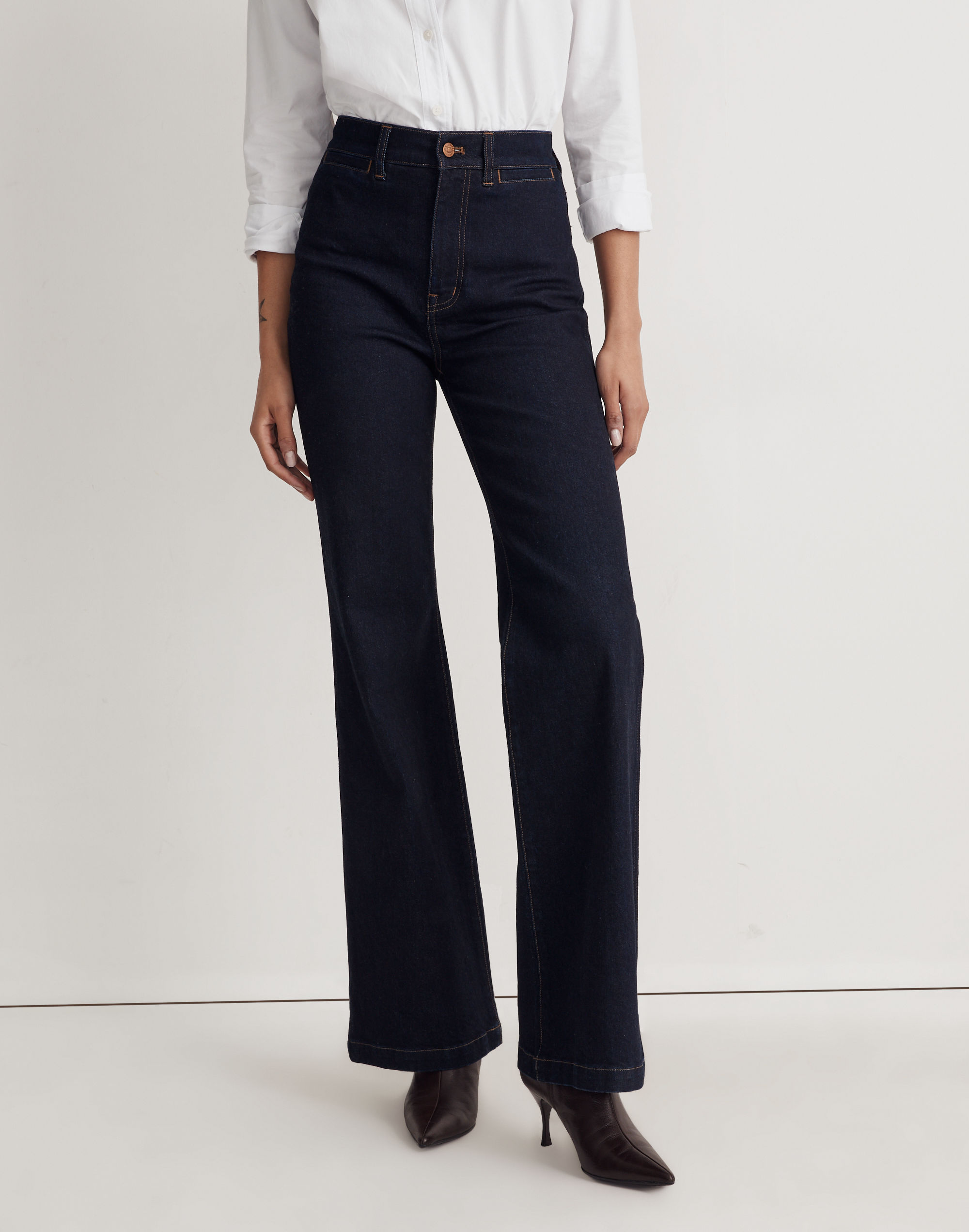11" High-Rise Flare Jeans in Insley Wash
