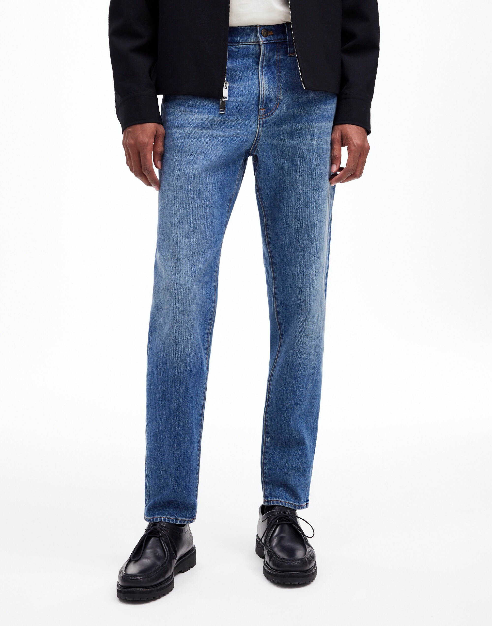 Relaxed Taper Jeans