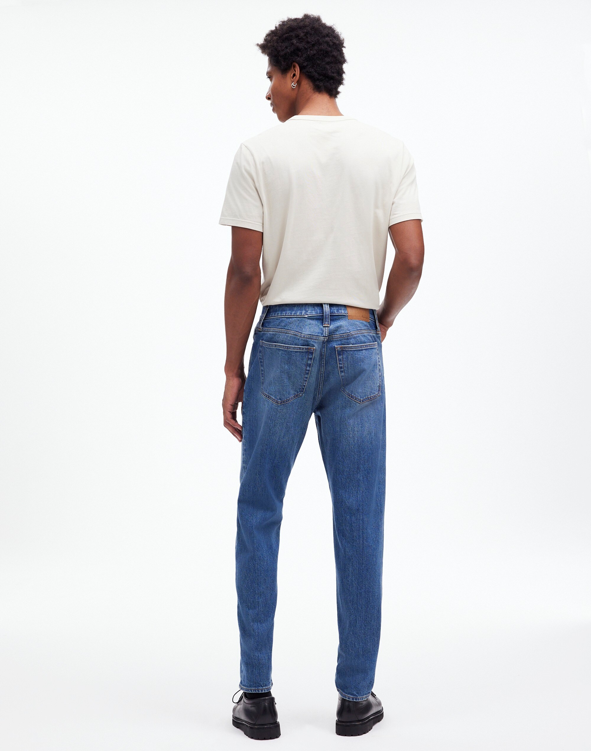 Relaxed Taper Jeans