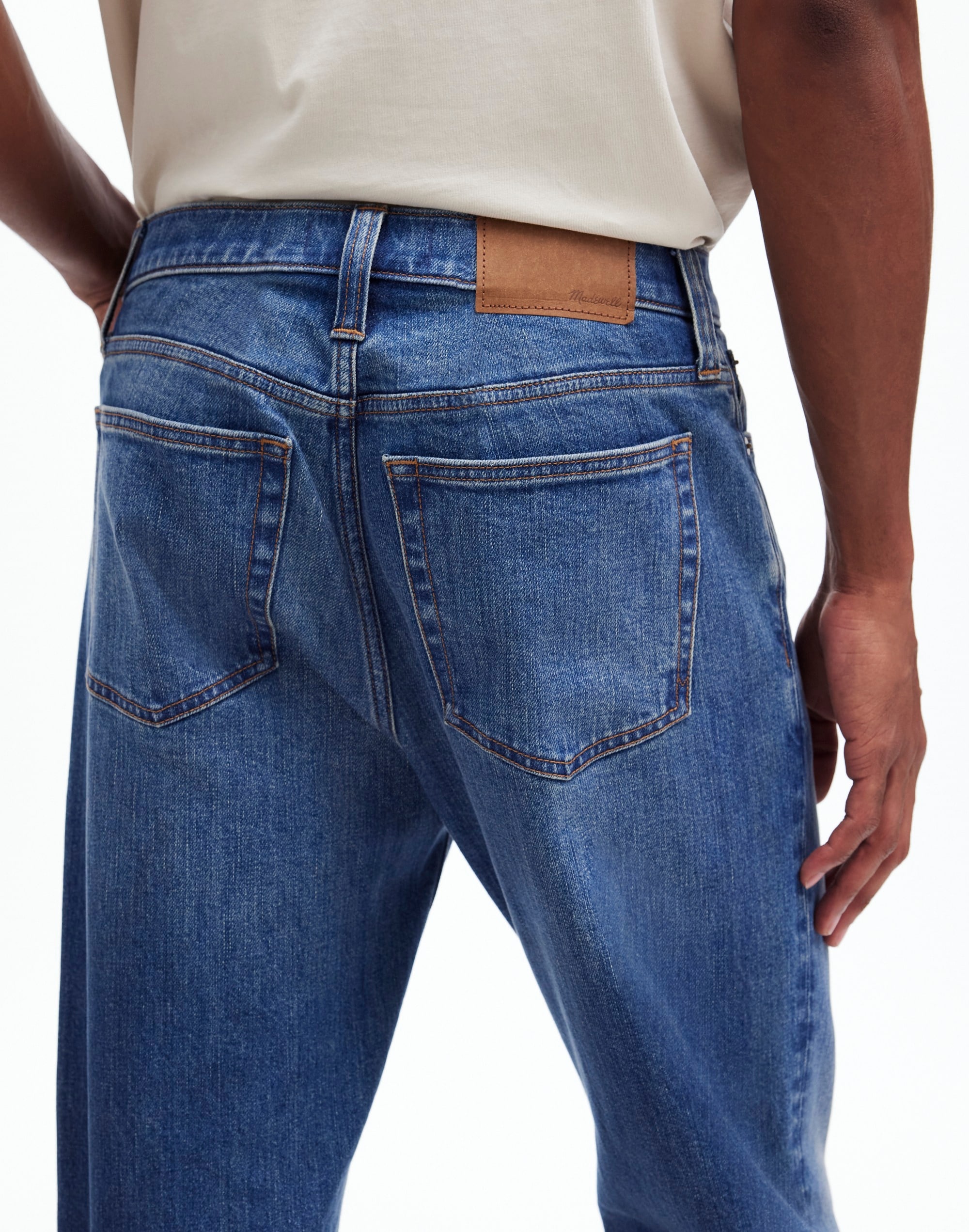 Relaxed Taper Jeans