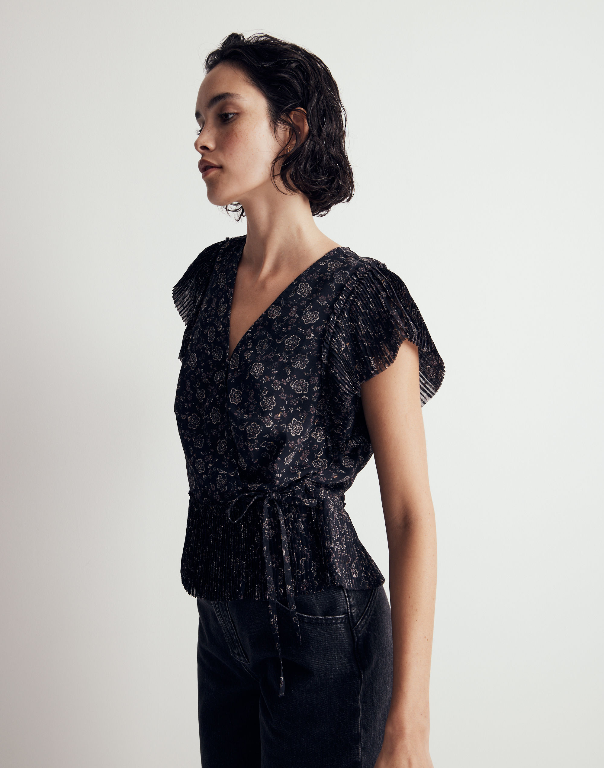 Flutter-Sleeve Wrap Top in Floral