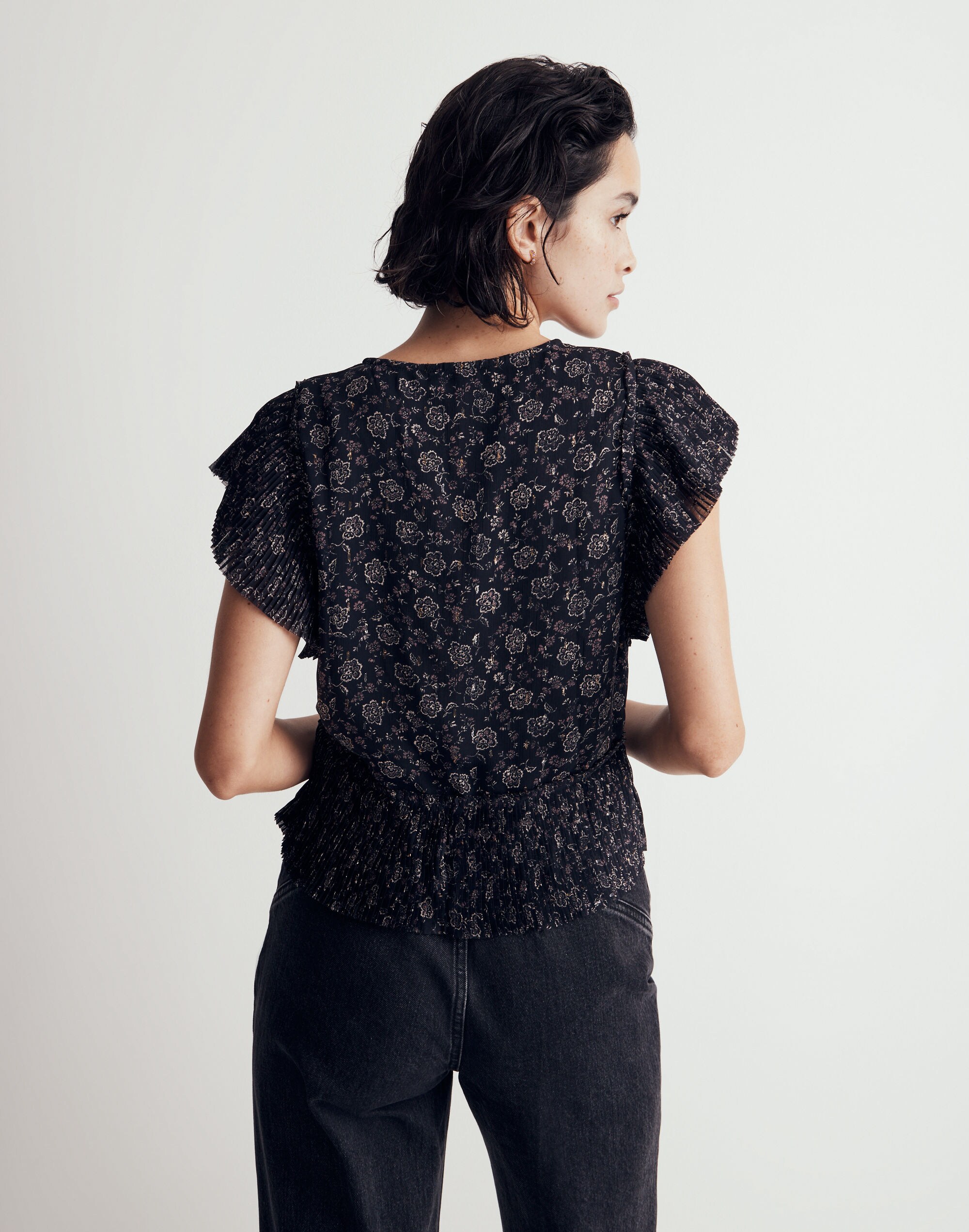 Flutter-Sleeve Wrap Top in Floral