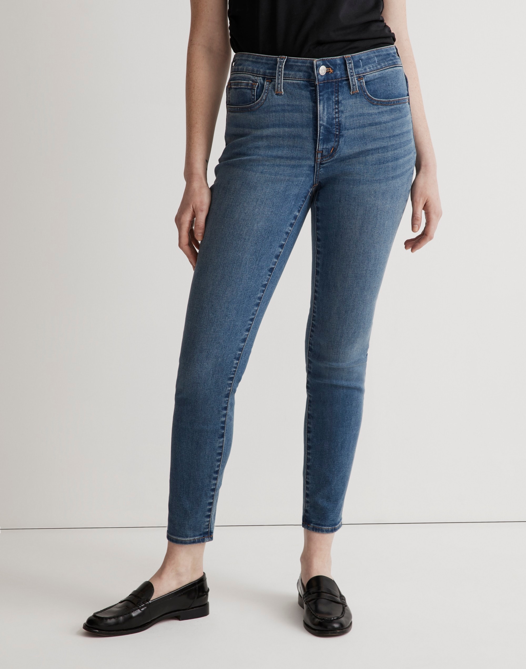 Curvy Mid-Rise Roadtripper Supersoft Skinny Jeans in Hastings Wash: TENCEL&trade; Denim