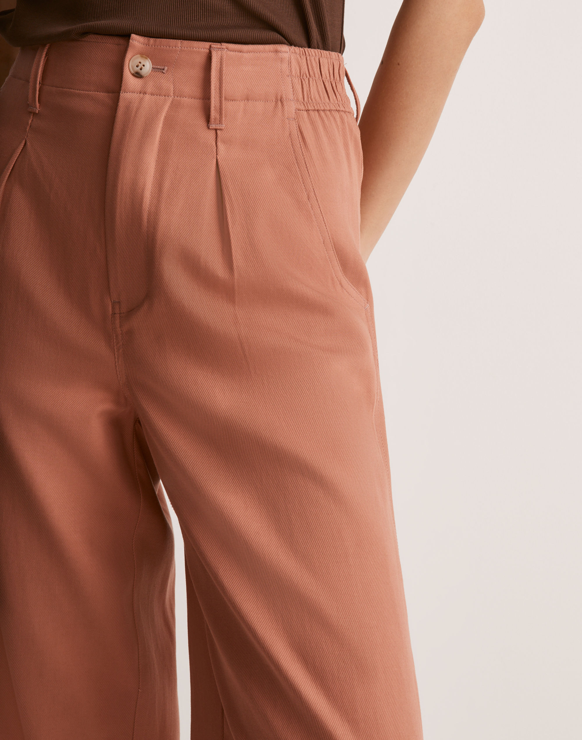 The Neale Straight-Leg Pant in Drapeweave