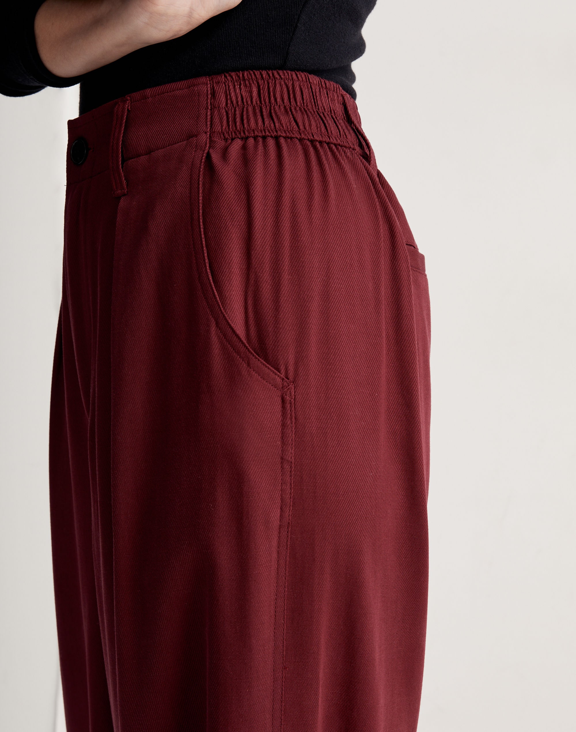 The Neale Straight-Leg Pant in Drapeweave