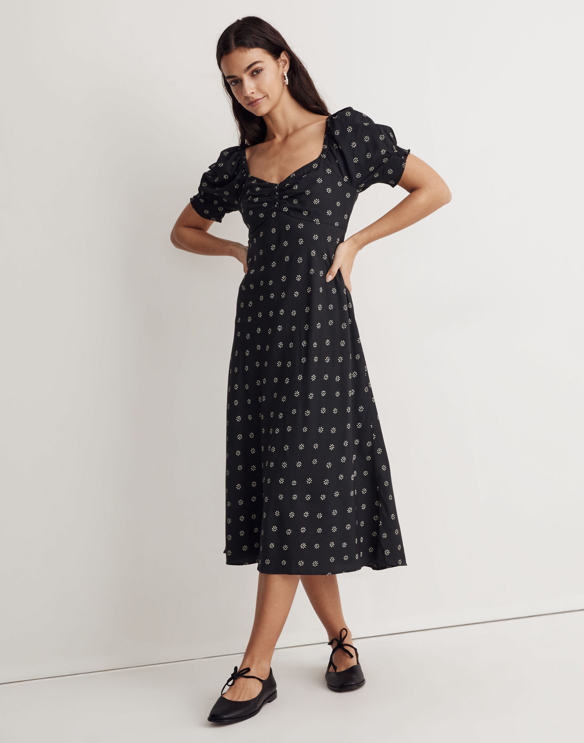Petite Sweetheart Puff-Sleeve Midi Dress in Stardot