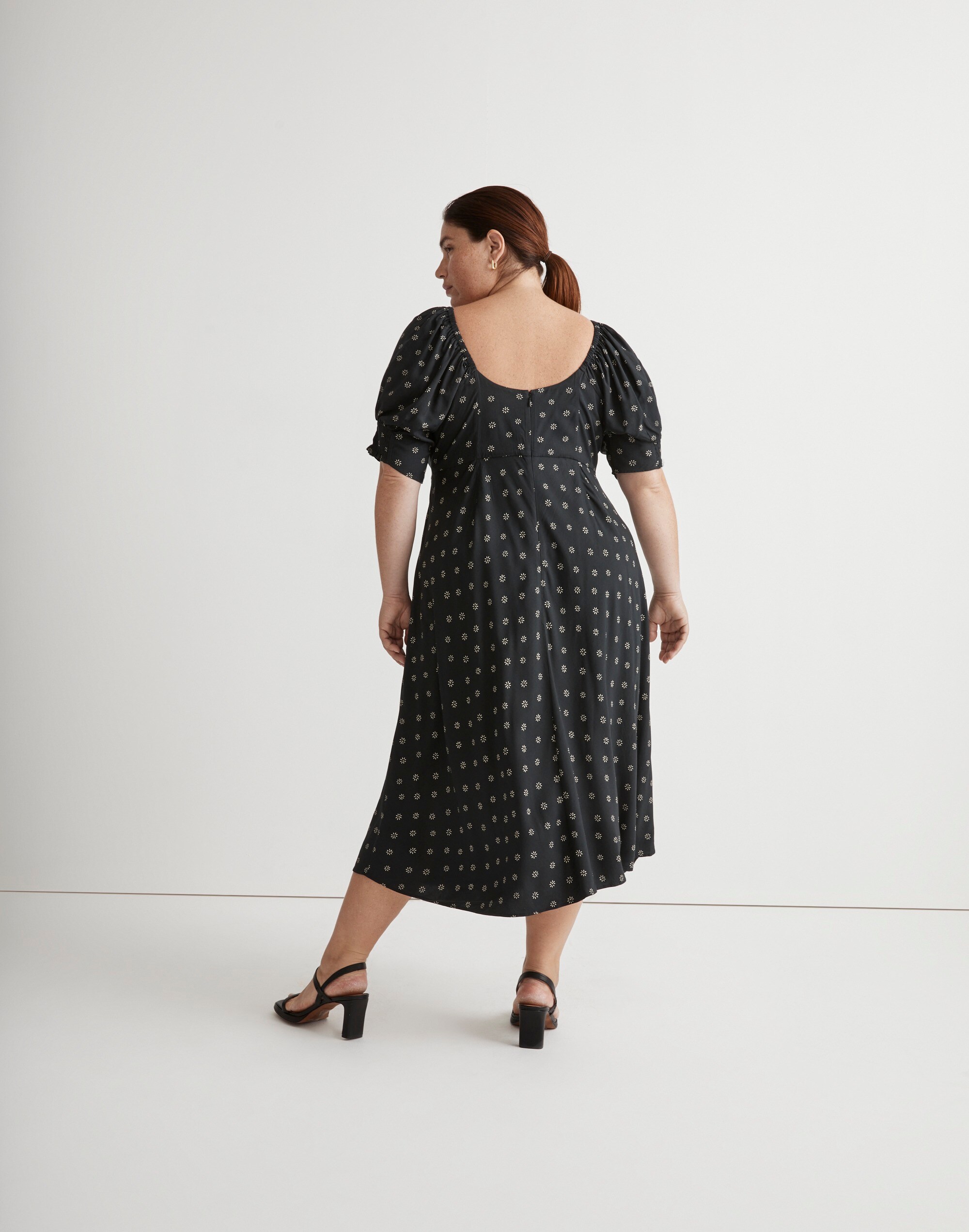 Plus Sweetheart Puff-Sleeve Midi Dress in Stardot