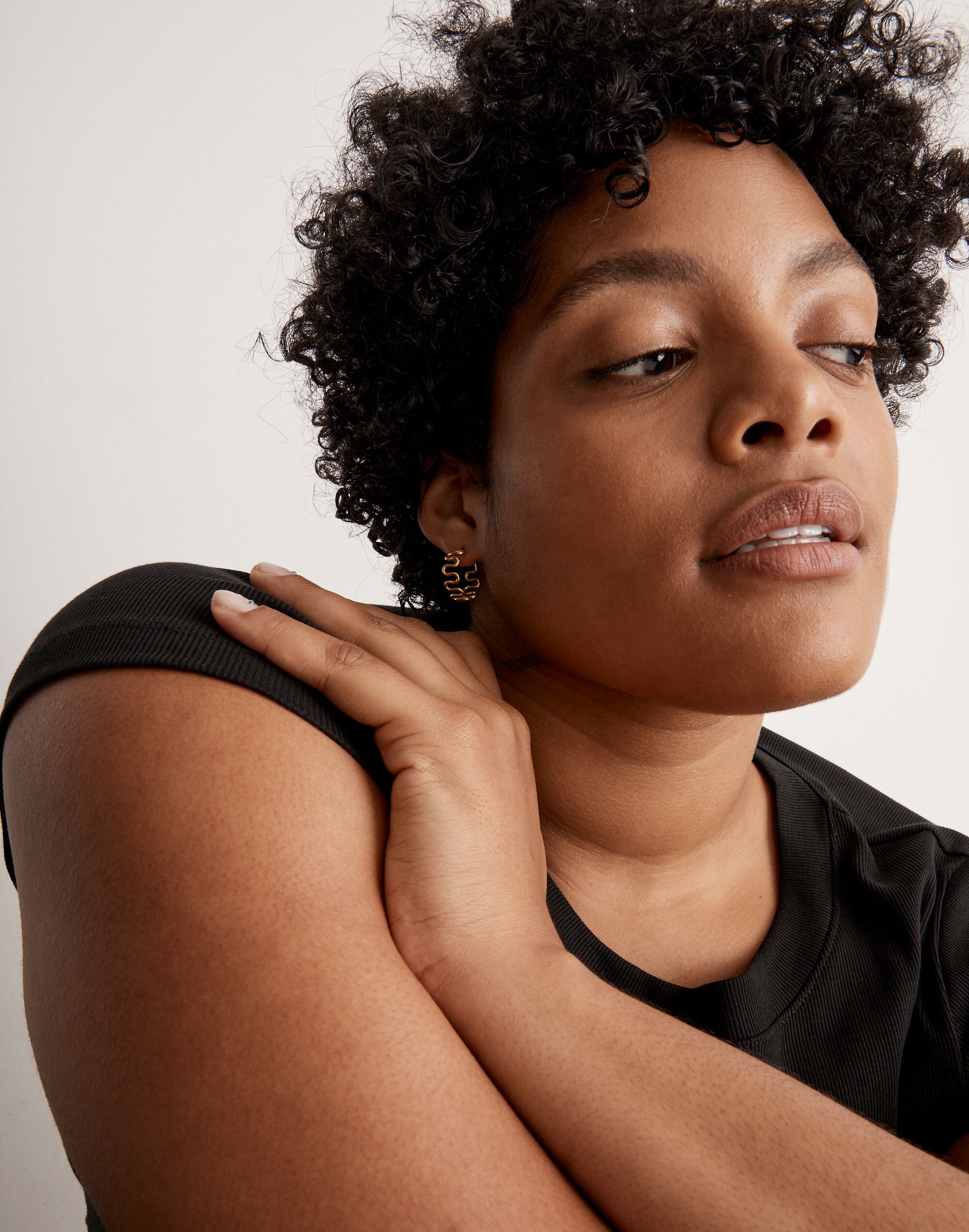 Wavy Small Hoop Earrings