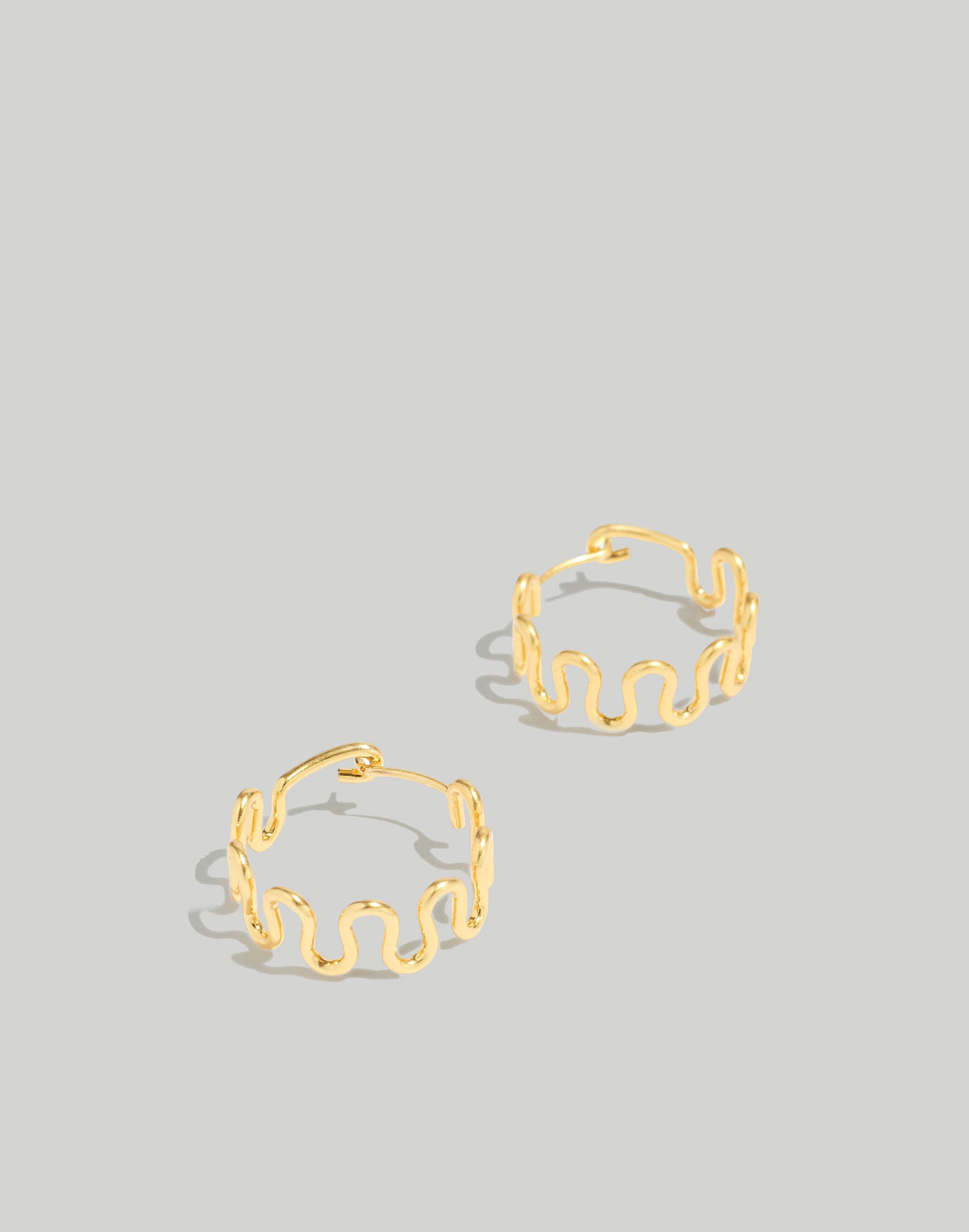 Wavy Small Hoop Earrings
