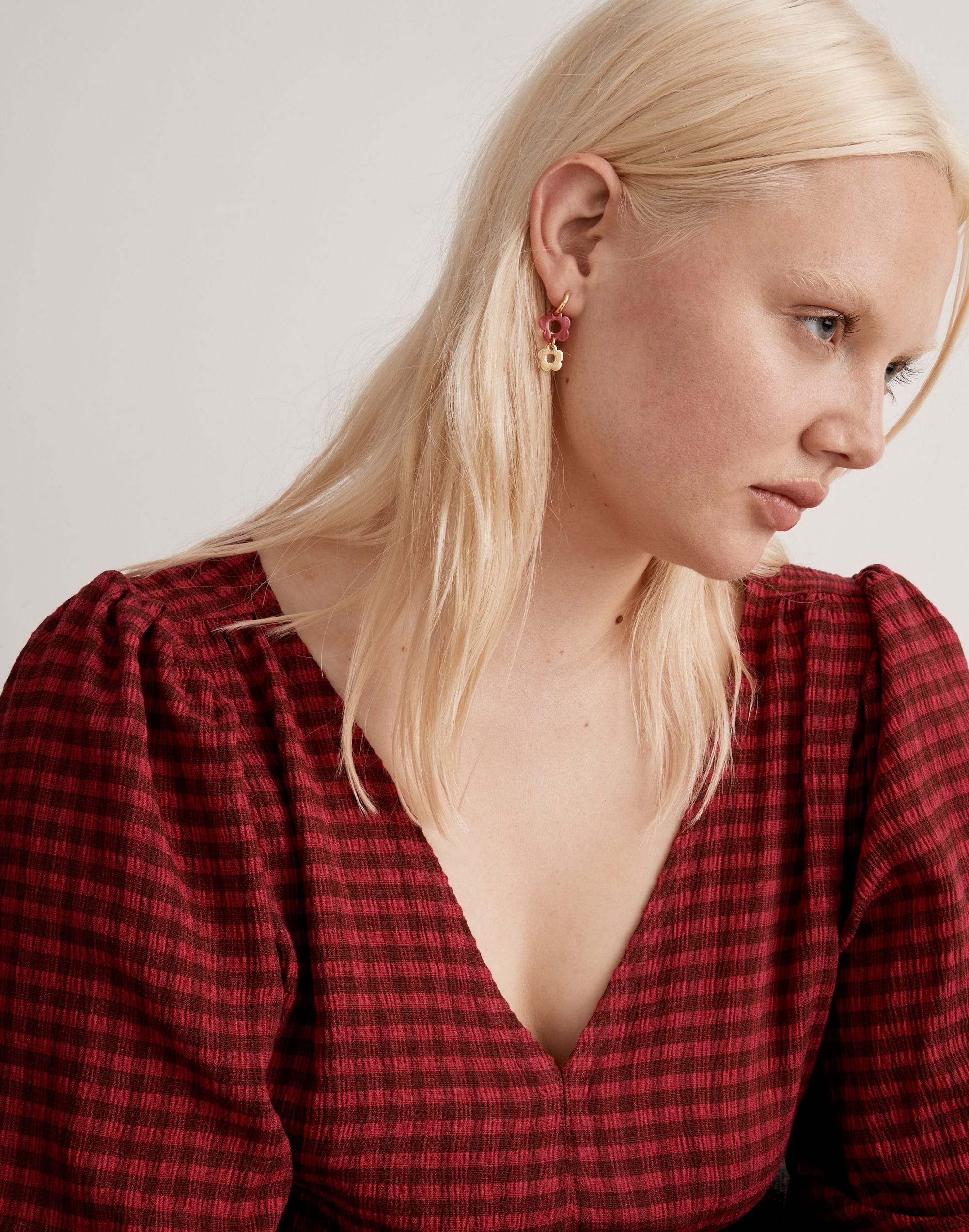 Retro Daisy Drop Earrings