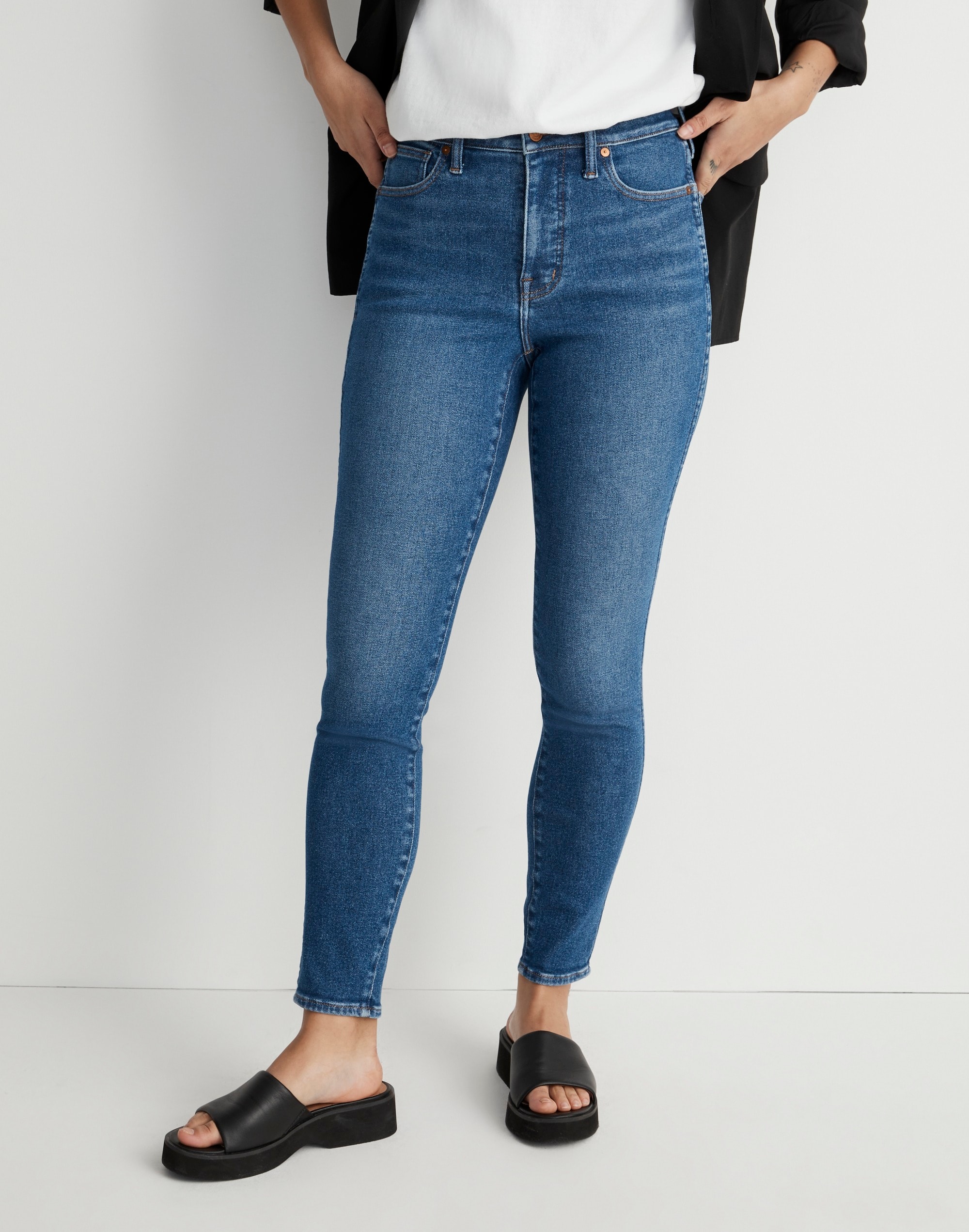 Curvy 10" High-Rise Skinny Jeans in Eardley Wash
