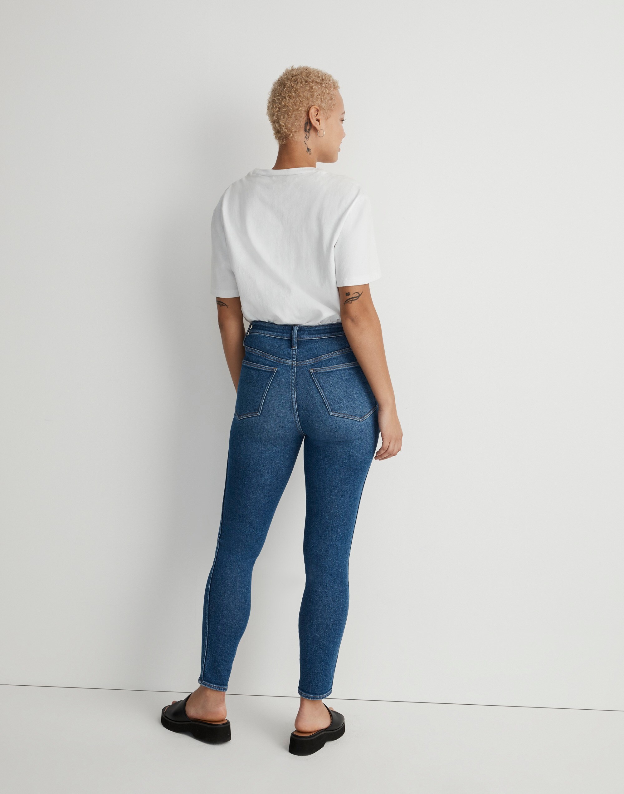 Curvy 10" High-Rise Skinny Jeans in Eardley Wash