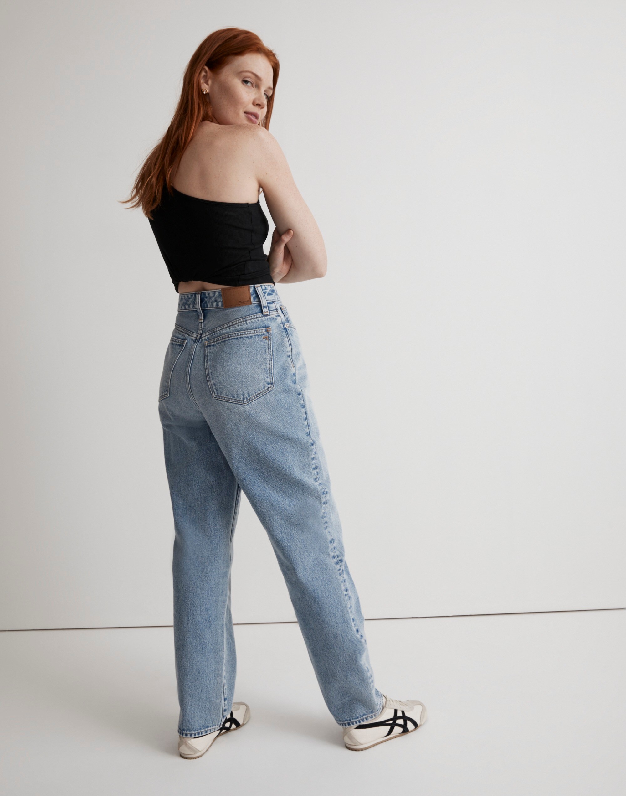 Petite Curvy Baggy Straight Jeans in Olvera Wash