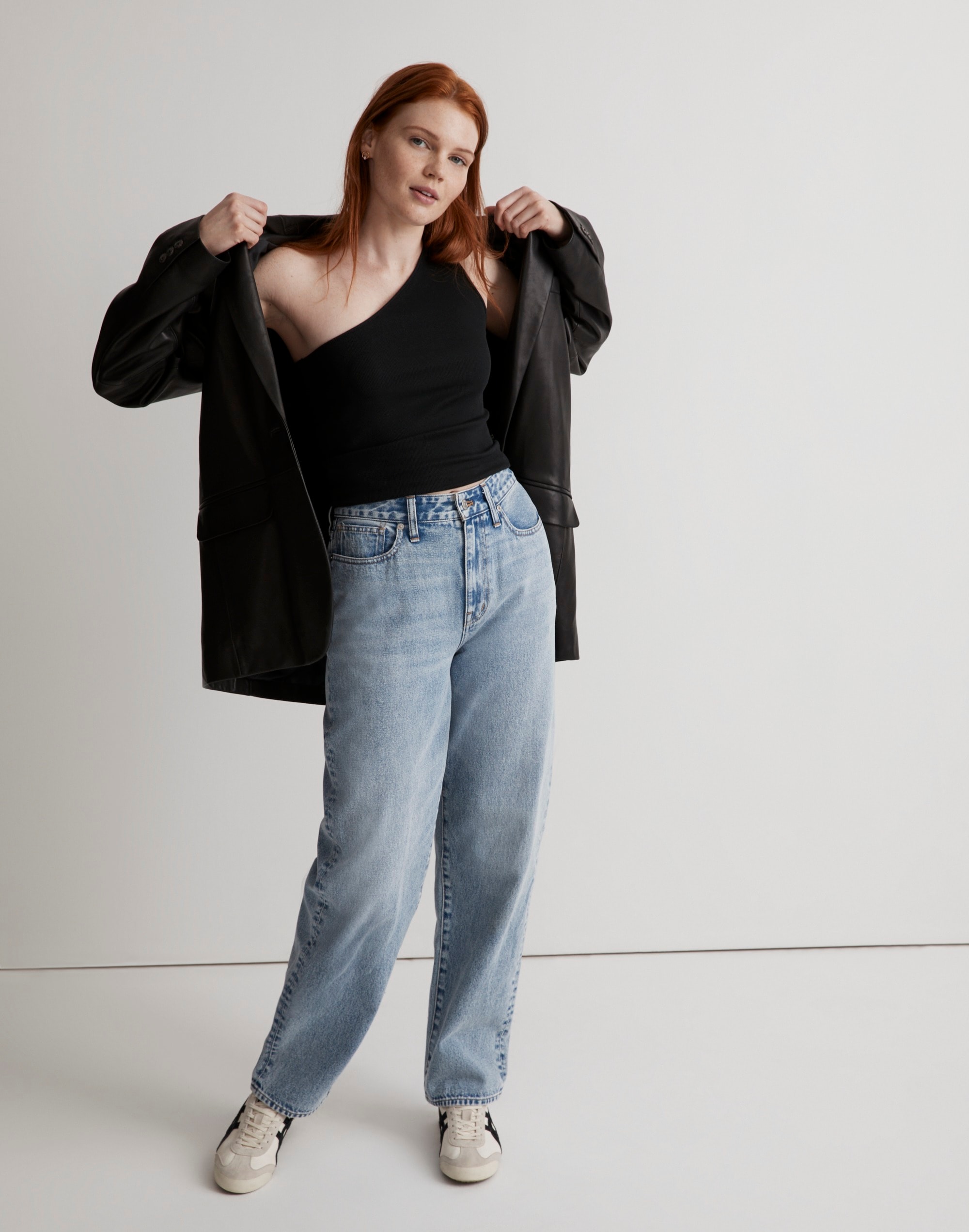 Petite Curvy Baggy Straight Jeans in Olvera Wash