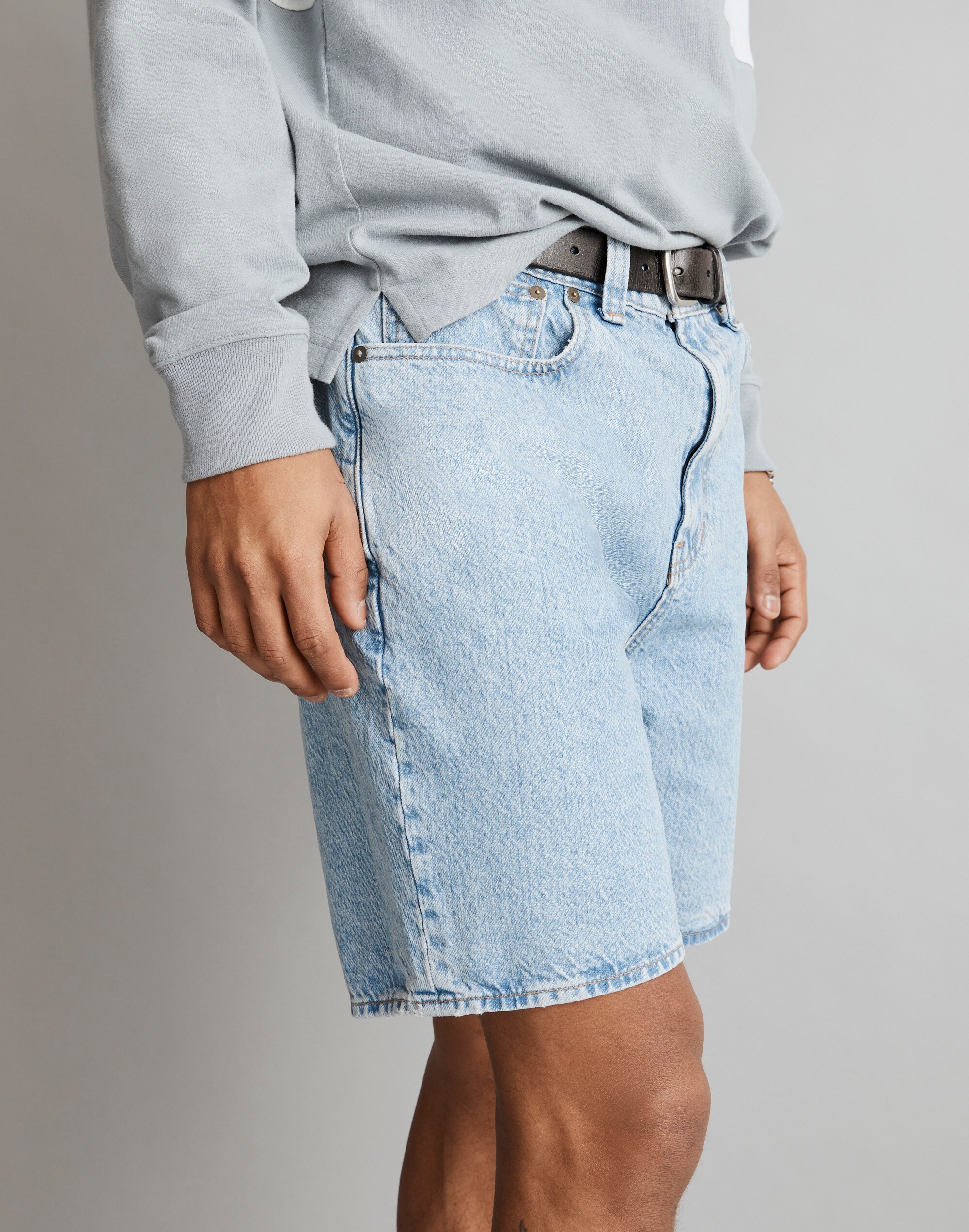 8" Denim Shorts in Medium Wash