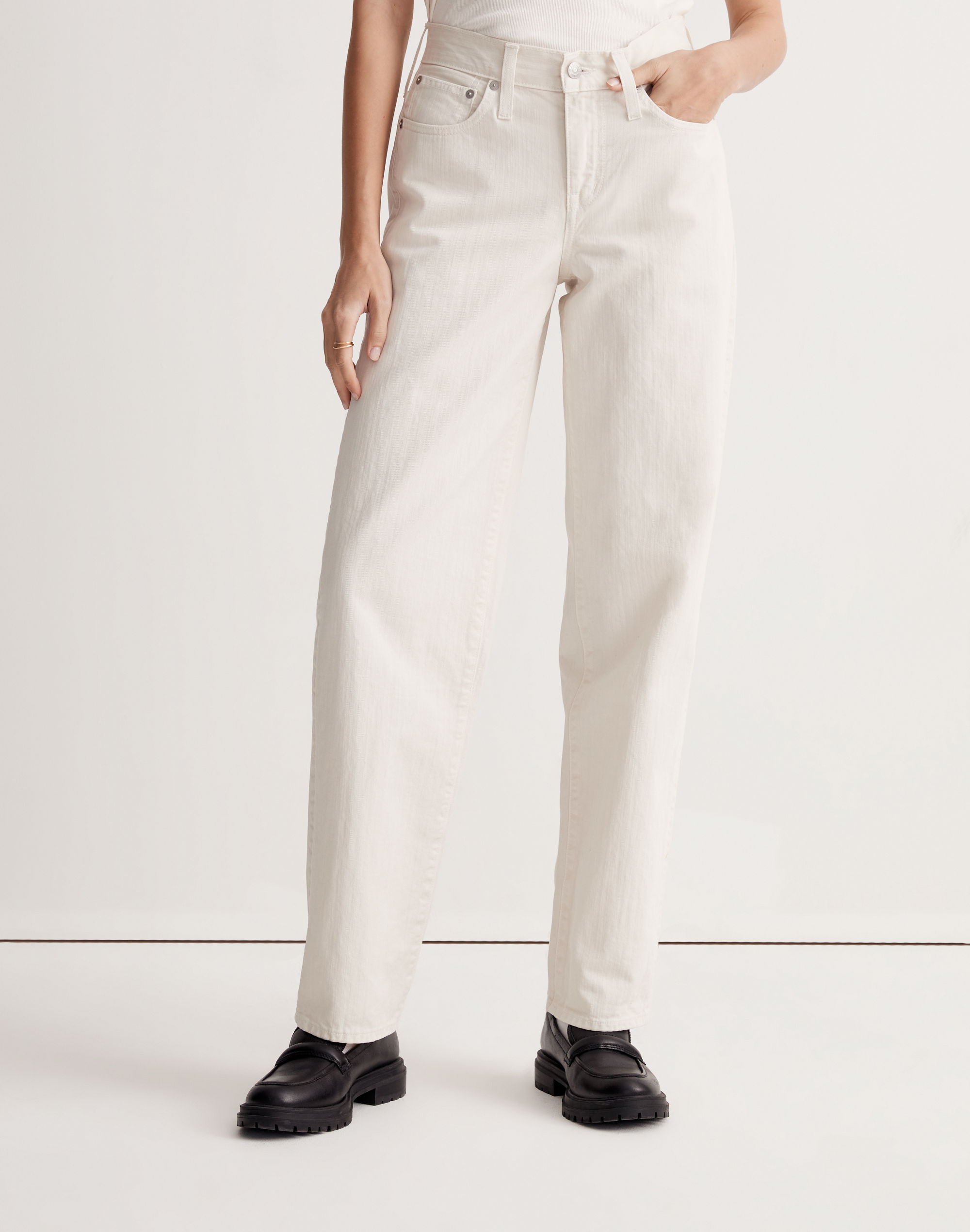 Madewell x Donni Low-Rise Loose Jeans in Antique Cream