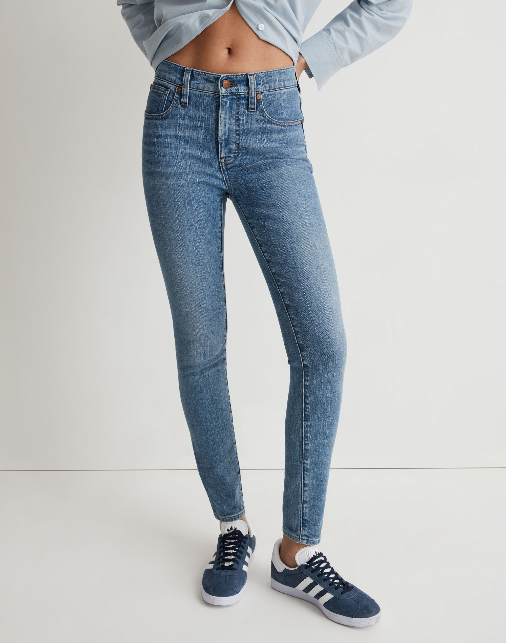 9" Mid-Rise Skinny Jeans in Cloverdale Wash
