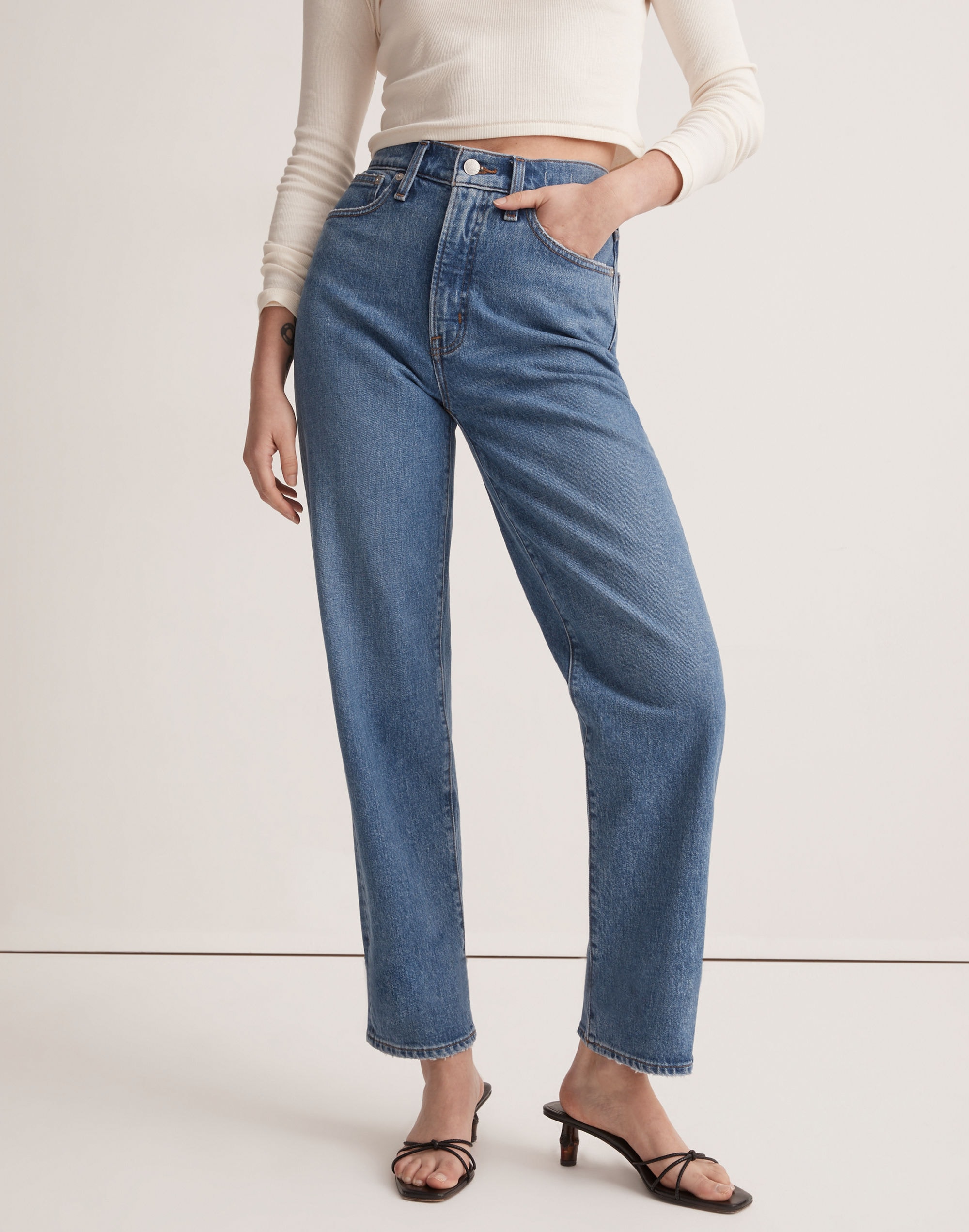 The Perfect Vintage Straight Jean in Earlwood Wash