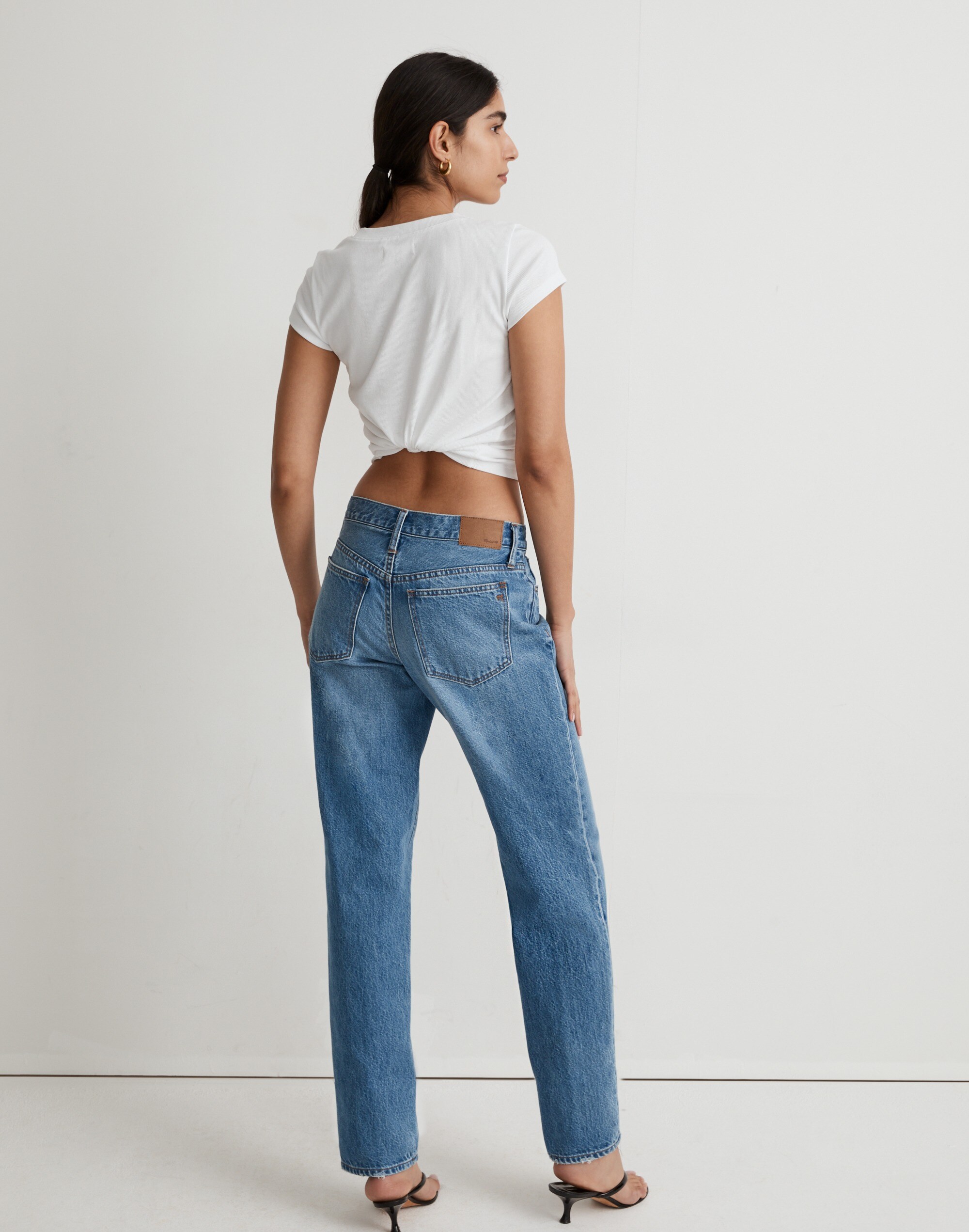Low-Rise Baggy Straight Jeans in Enley Wash Alternate Image 3