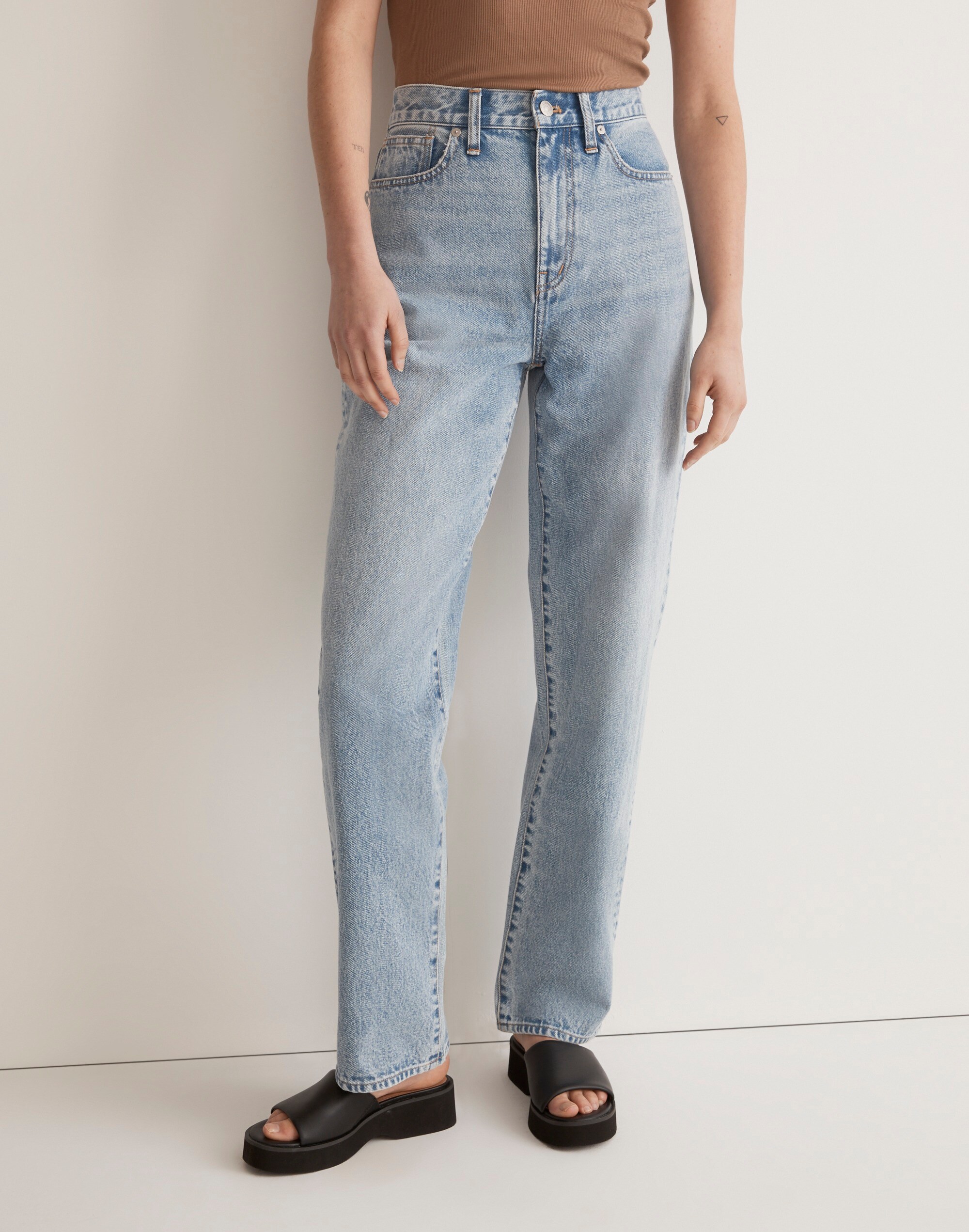 Petite Baggy Straight Jeans in Olvera Wash