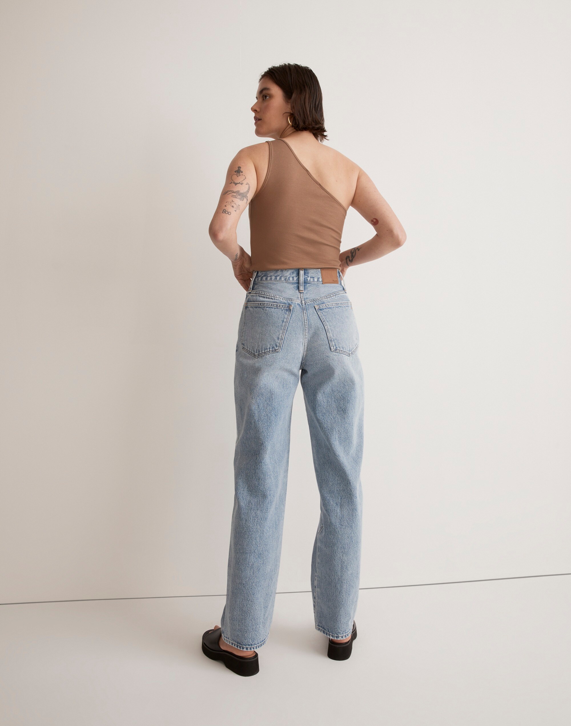 Low-Rise Baggy Straight Jean