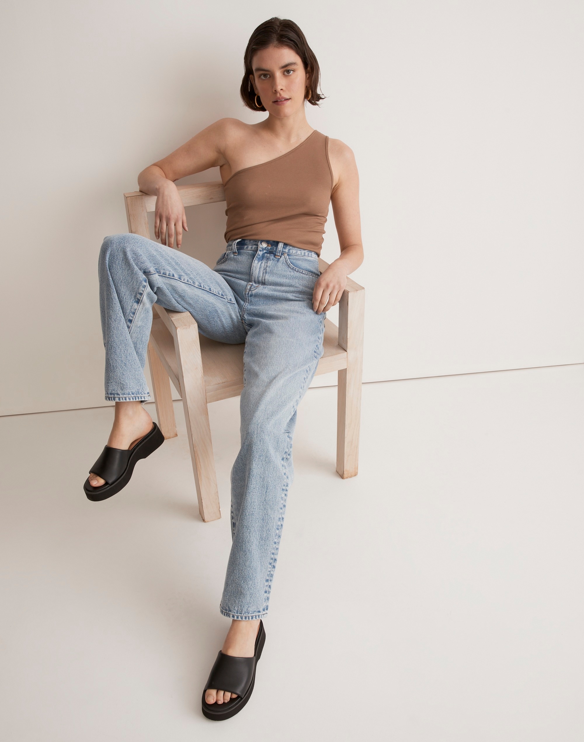 Low-Rise Baggy Straight Jean