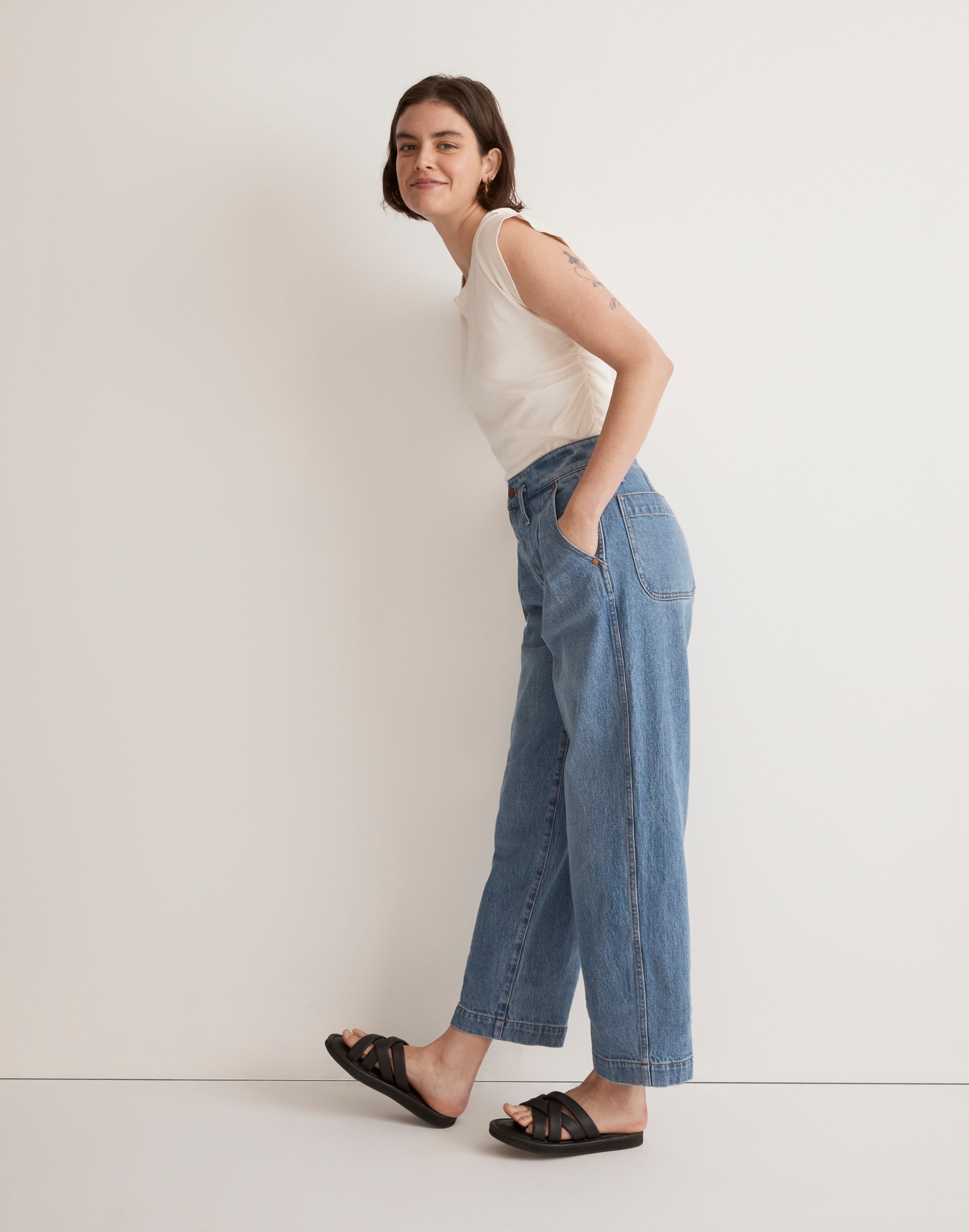 The Perfect Vintage Wide-Leg Crop Jean in Birchford Wash: Pleated Edition