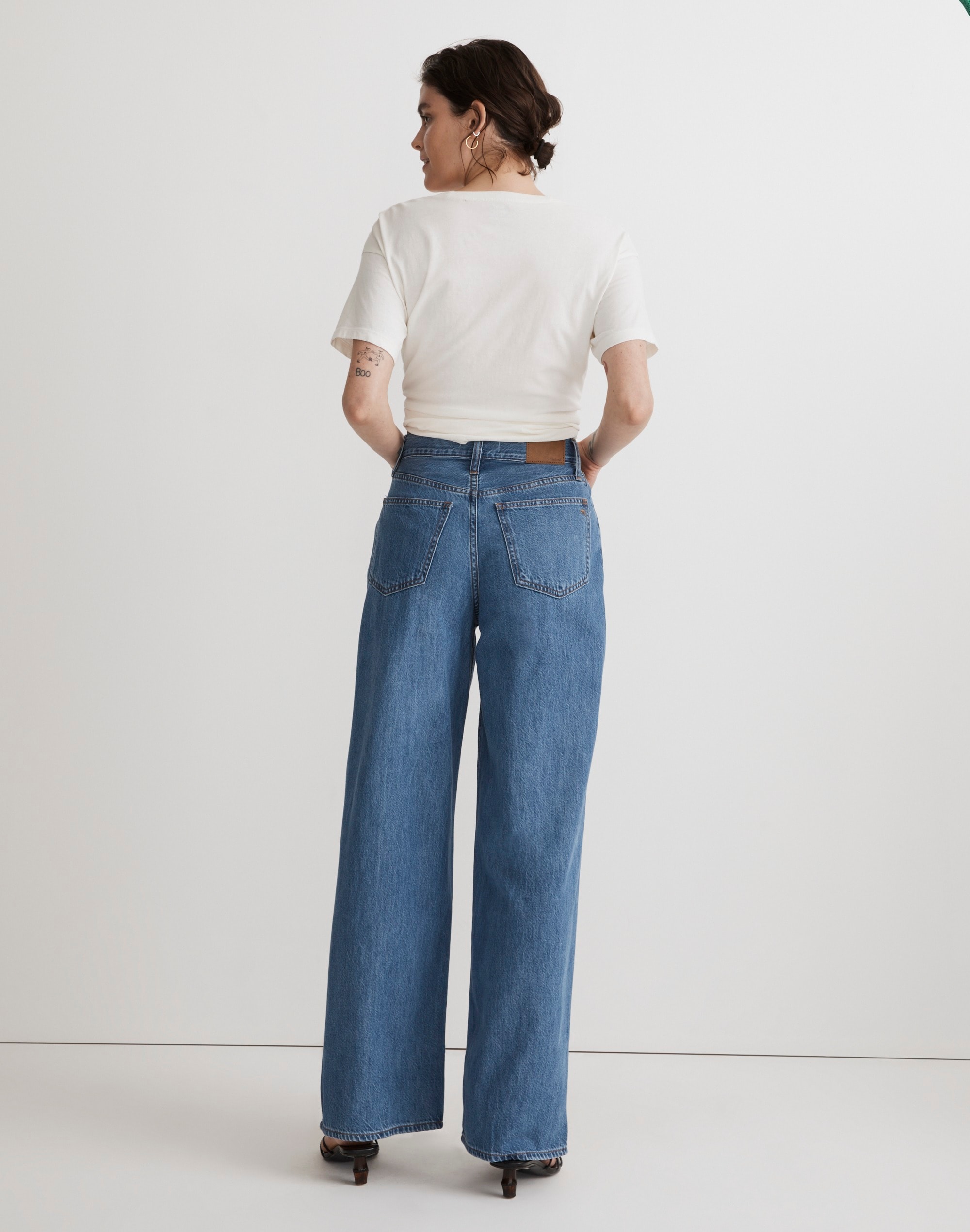 Superwide-Leg Jeans in Lessard Wash Alternate Image 4