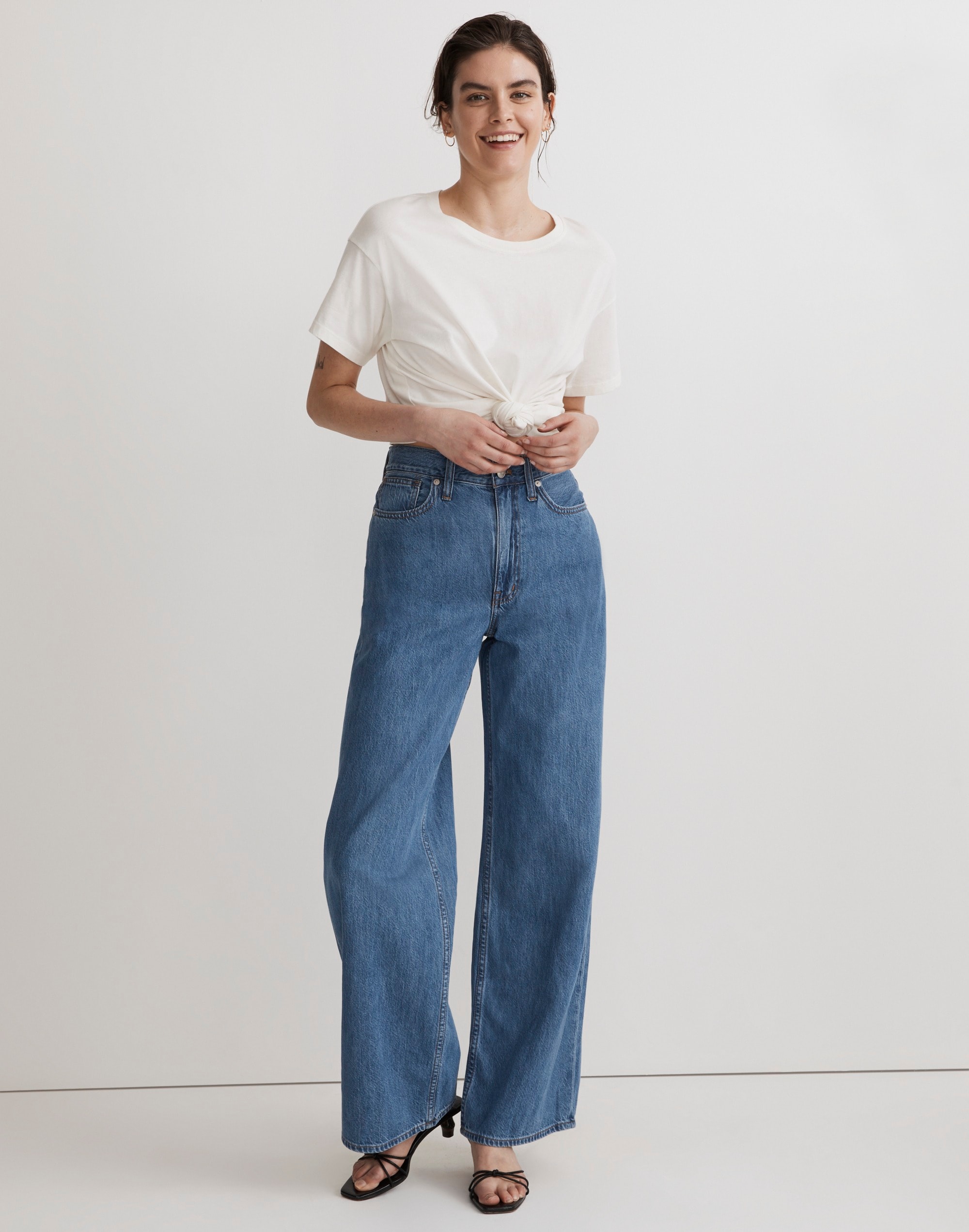 Superwide-Leg Jeans in Lessard Wash Alternate Image 5