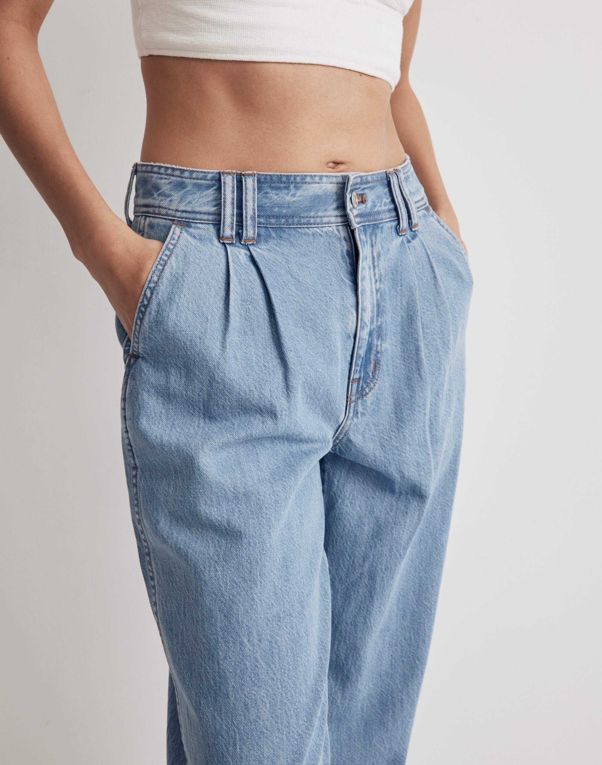 Baggy Tapered Jeans in Idarose Wash: Pleated Edition