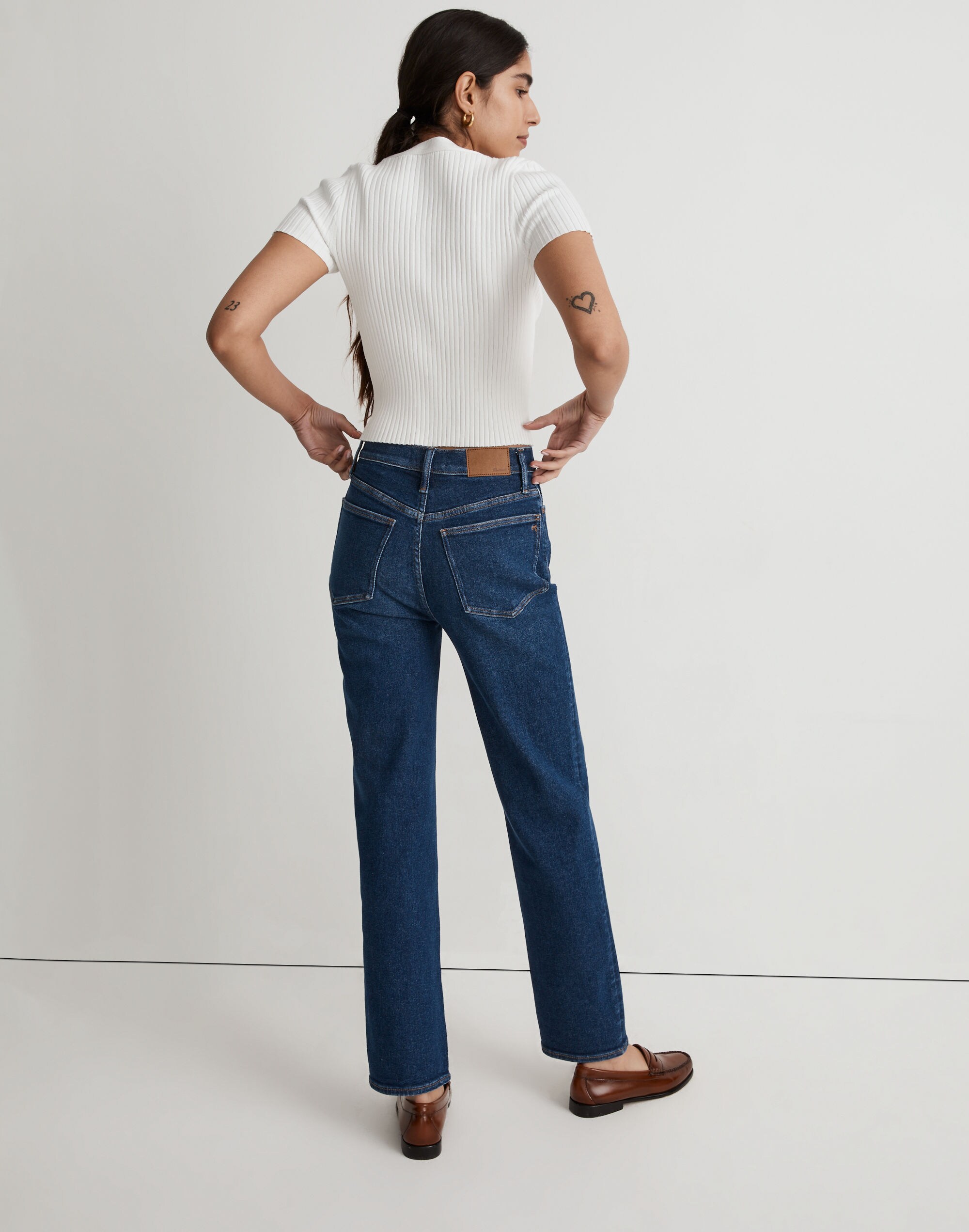 The Perfect Vintage Straight Jean in Roxboro Wash