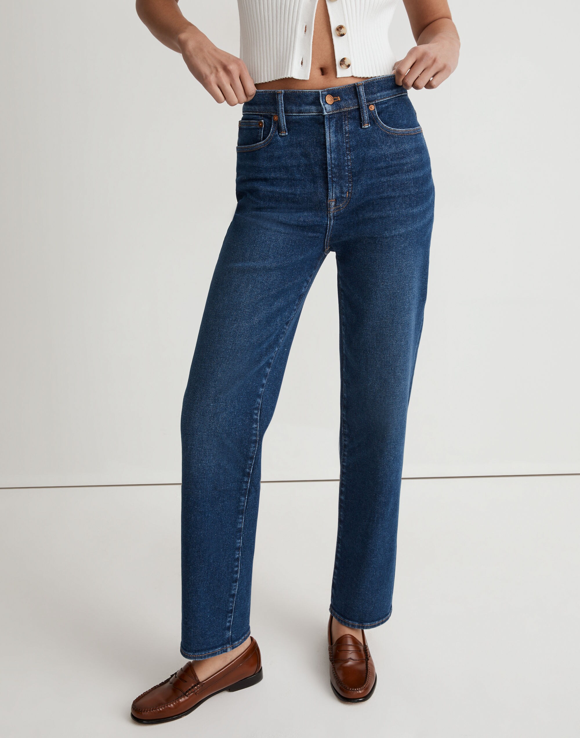 The Perfect Vintage Straight Jean in Roxboro Wash