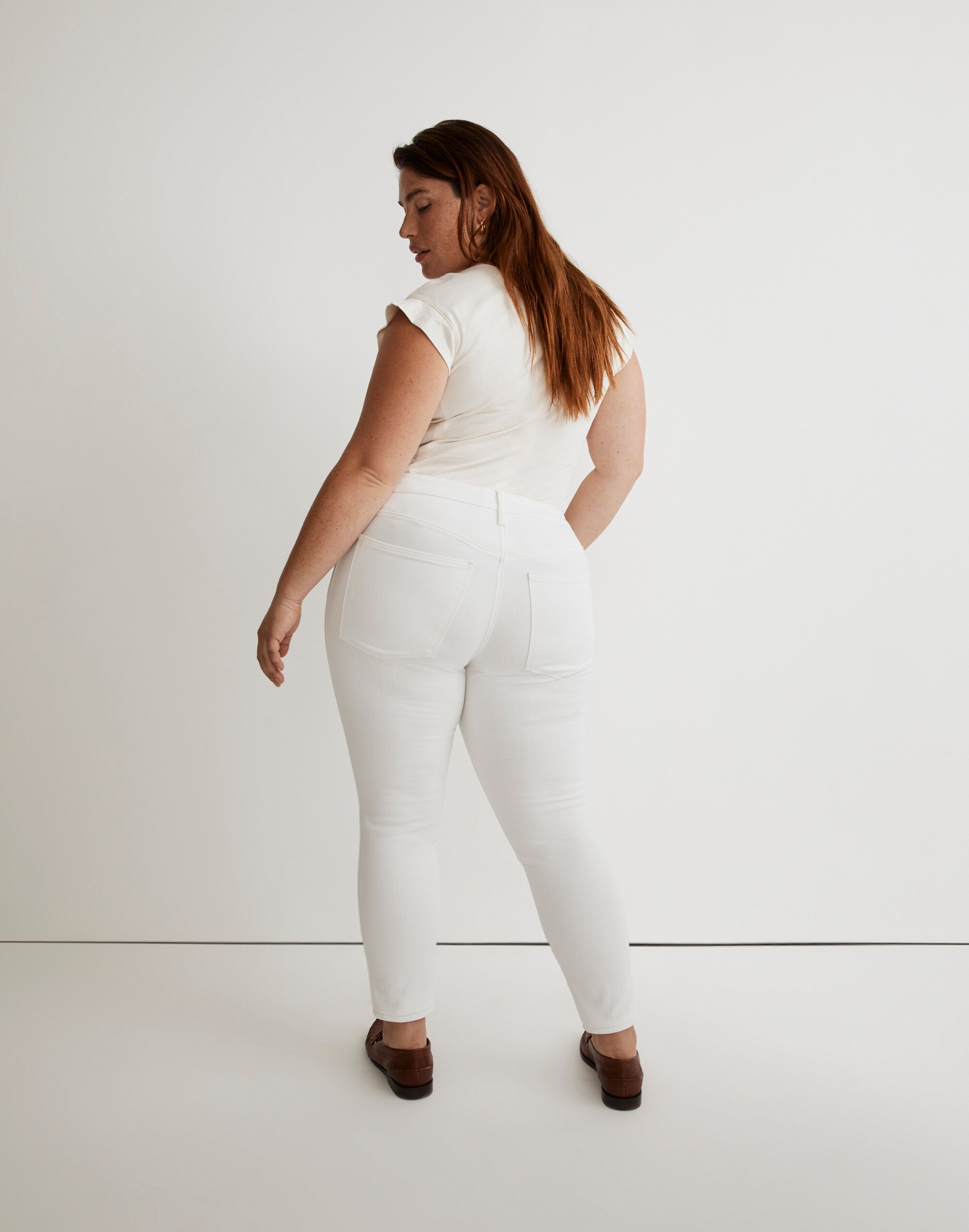 Plus 9" Mid-Rise Skinny Crop Jeans in Pure White