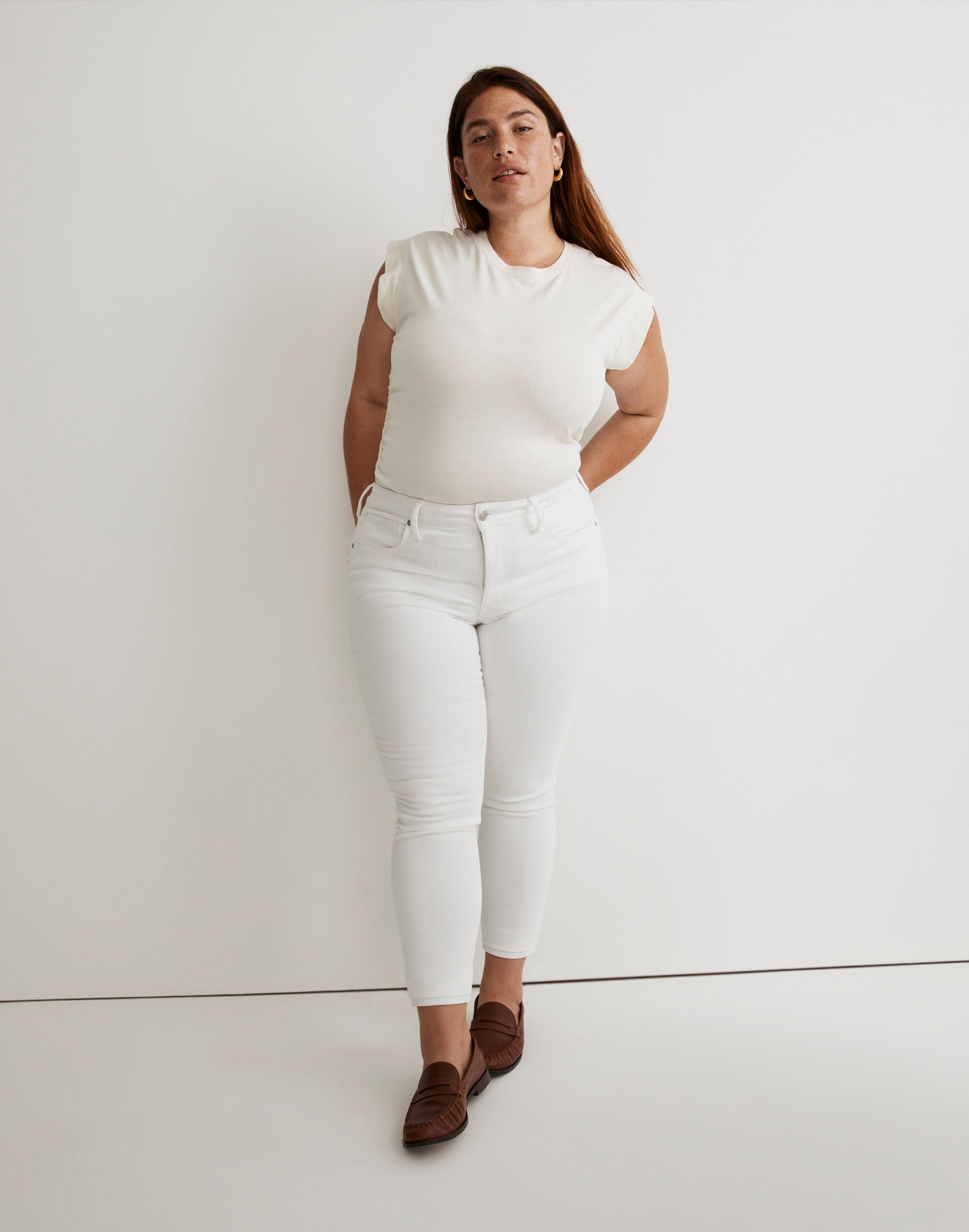 Plus 9" Mid-Rise Skinny Crop Jeans in Pure White