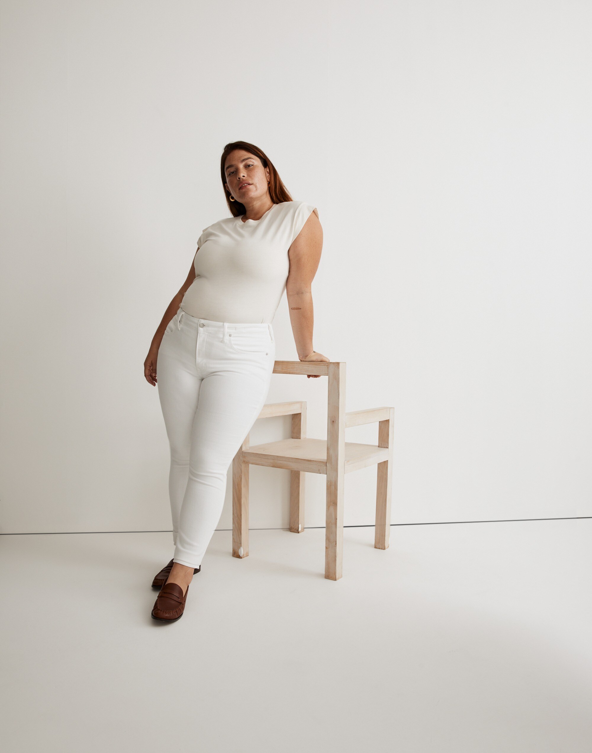 Plus 9" Mid-Rise Skinny Crop Jeans in Pure White