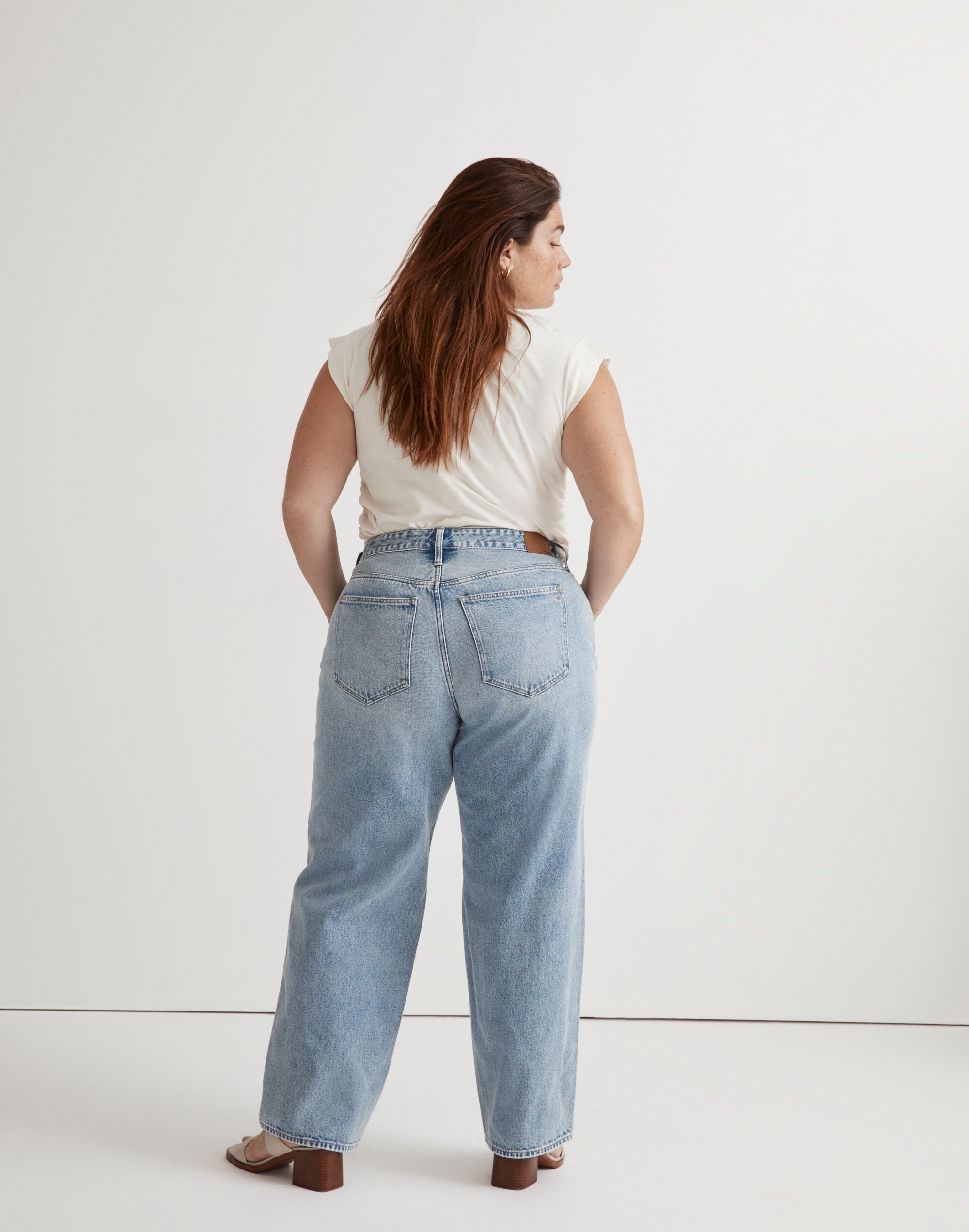 Plus Curvy Baggy Straight Jeans in Olvera Wash