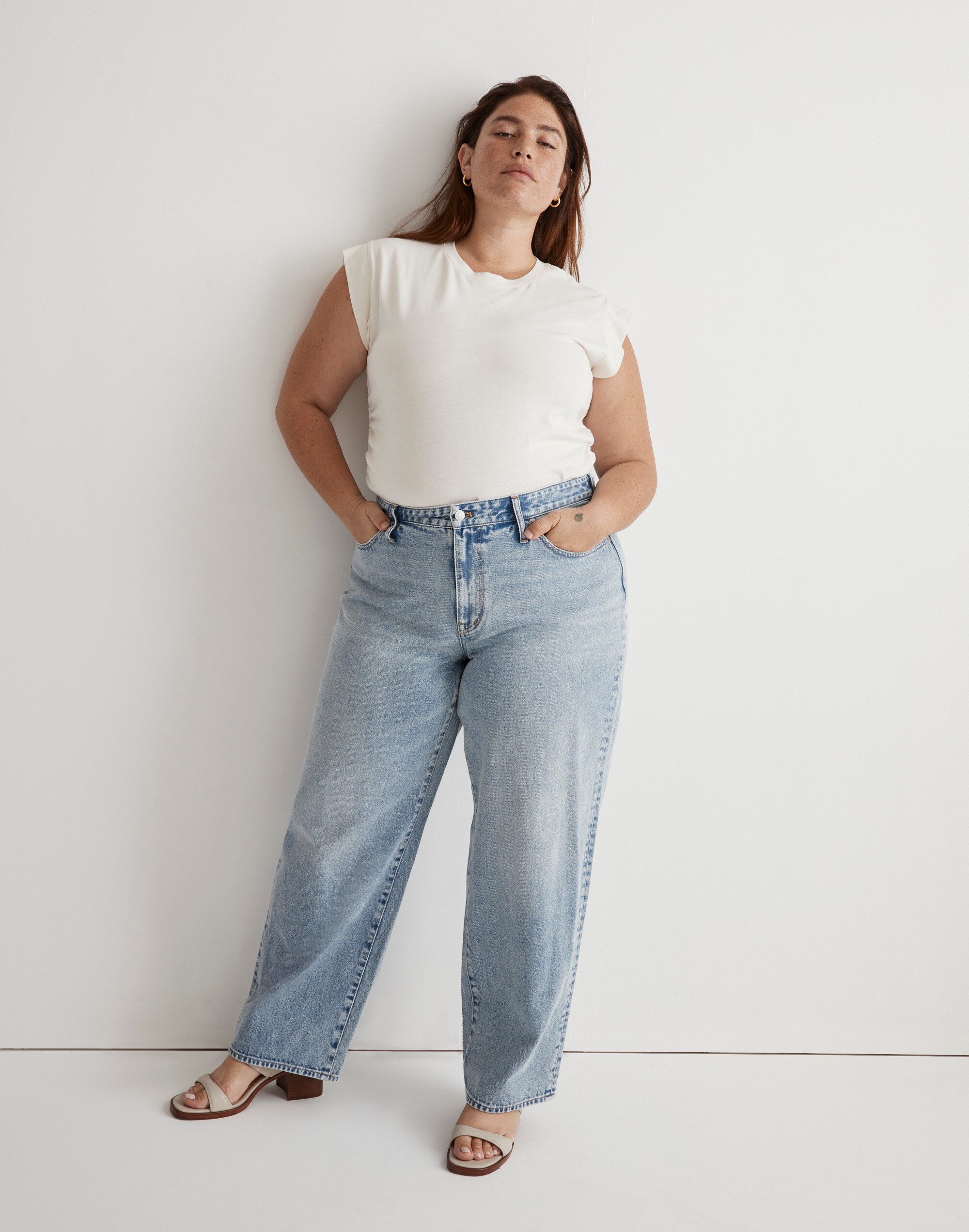 Plus Curvy Baggy Straight Jeans in Olvera Wash