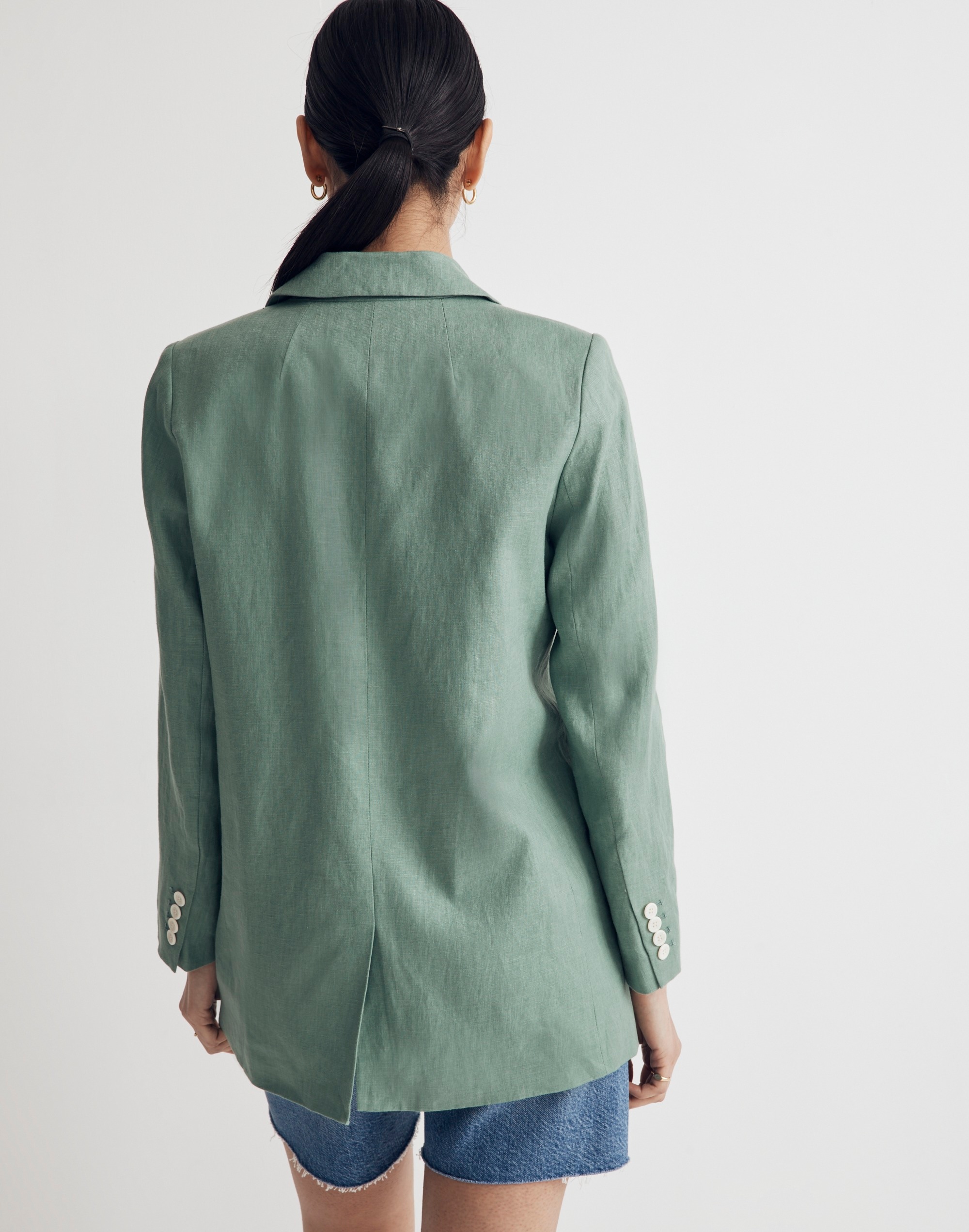 The Larsen Blazer in 100% Linen