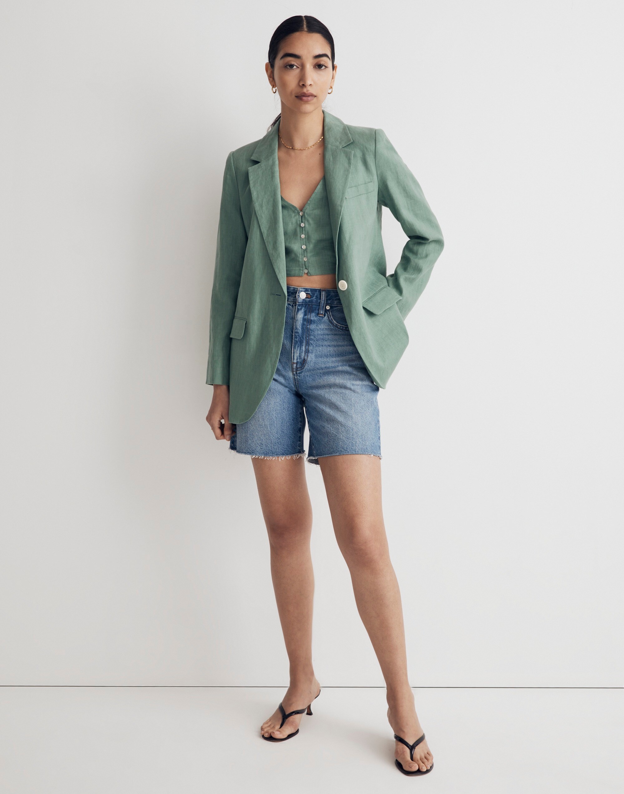 The Larsen Blazer in 100% Linen