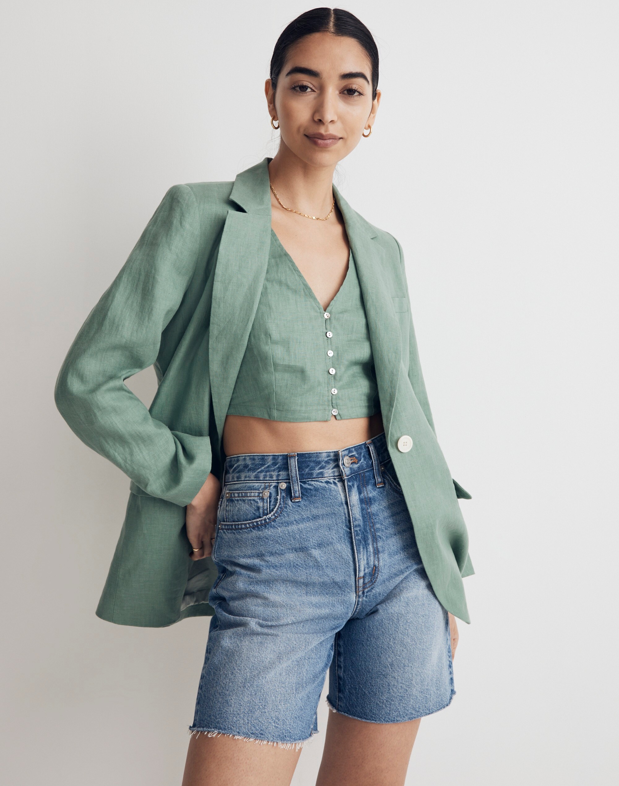 The Larsen Blazer in 100% Linen