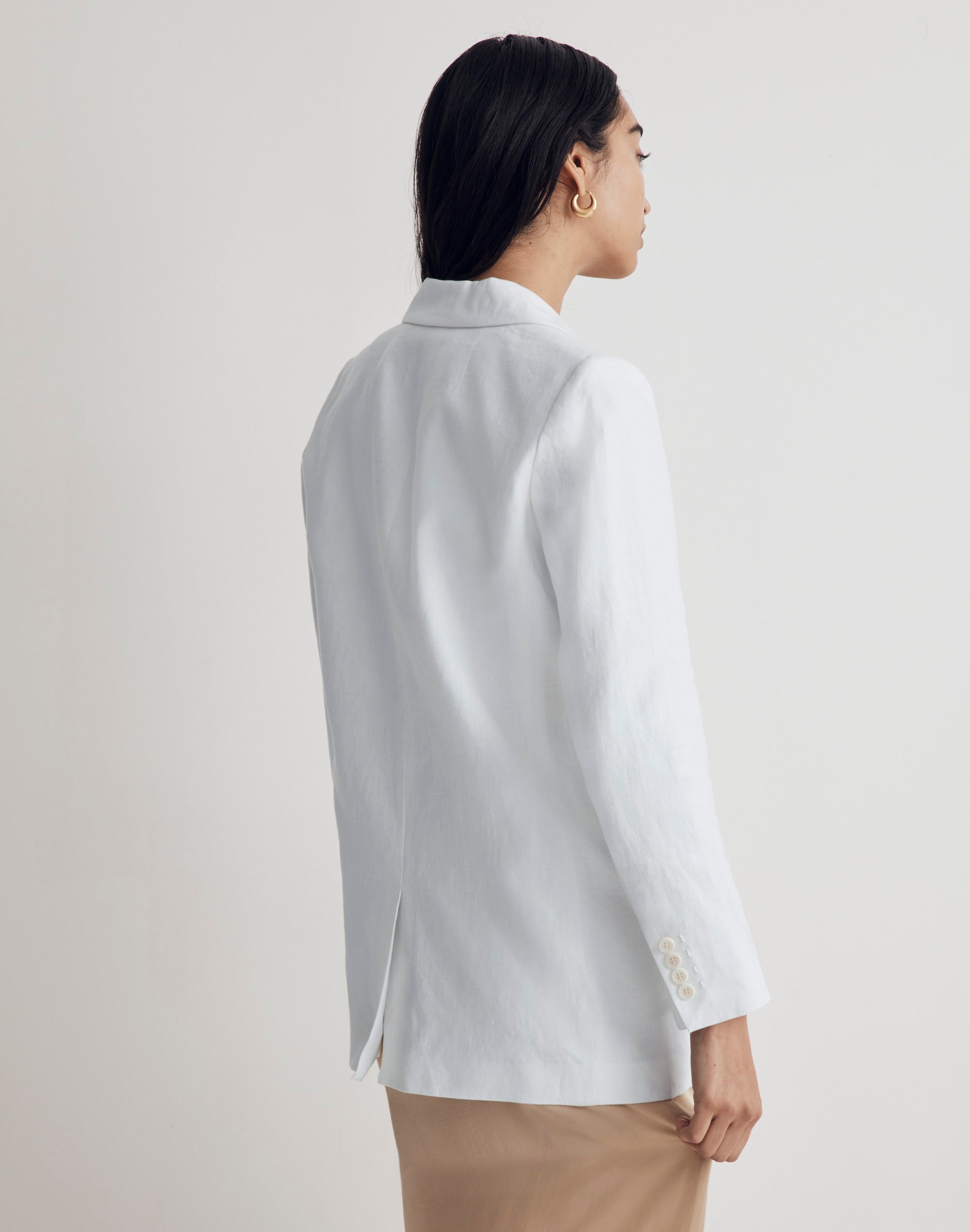 The Larsen Blazer in 100% Linen in null image 3